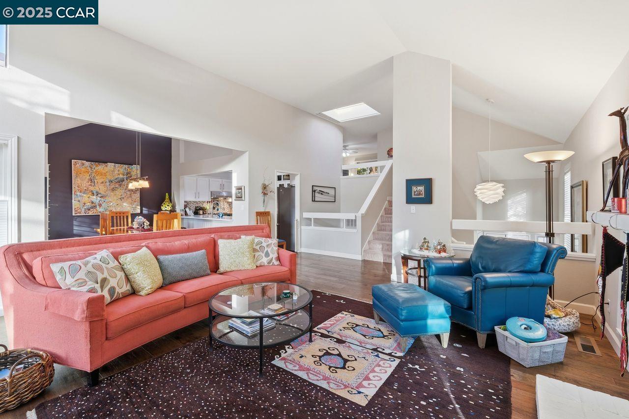 Detail Gallery Image 8 of 46 For 533 Monarch Ridge Dr, Walnut Creek,  CA 94597 - 2 Beds | 2/1 Baths