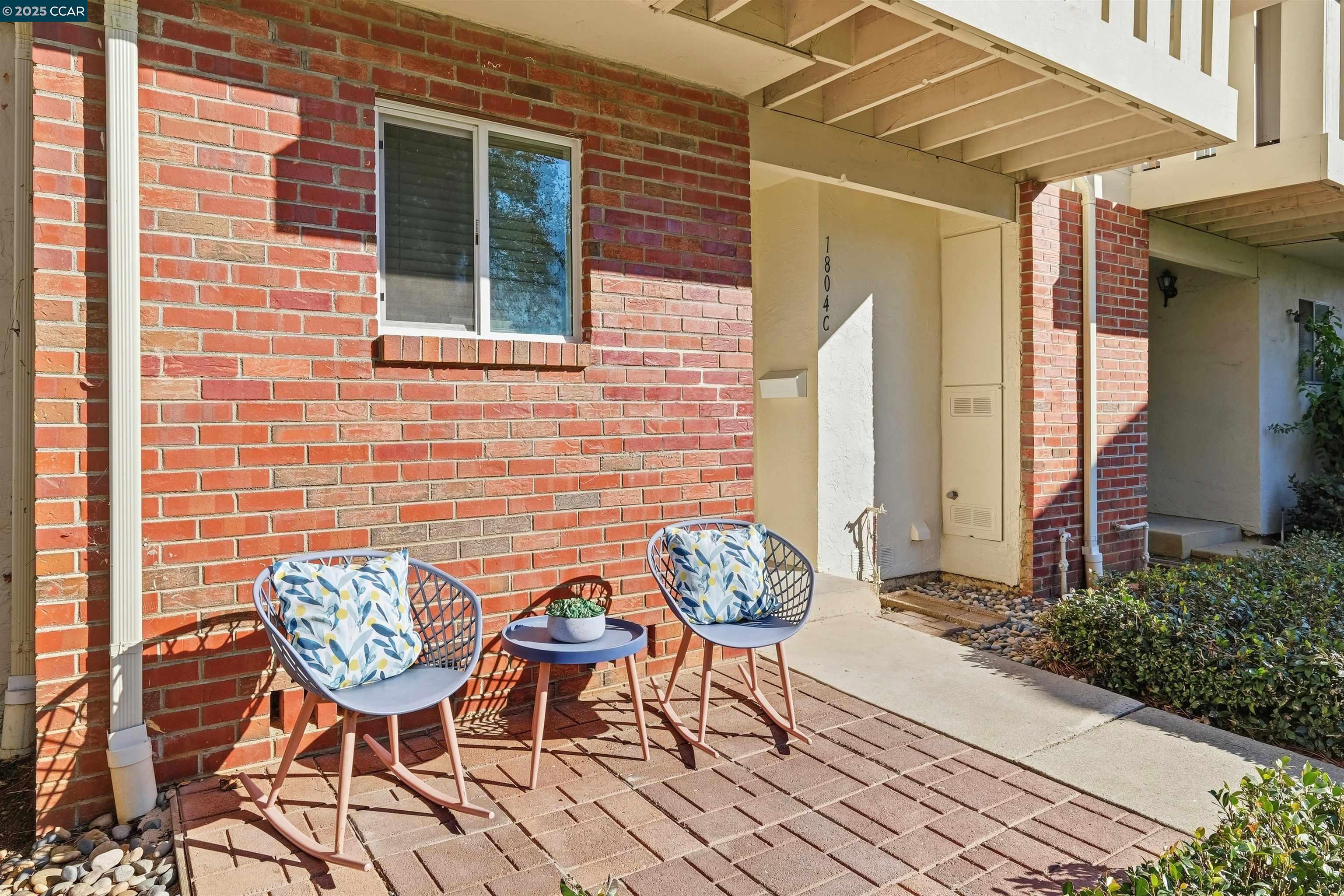 Detail Gallery Image 3 of 38 For 1804 Wildbrook Ct #C,  Concord,  CA 94521 - 2 Beds | 2 Baths