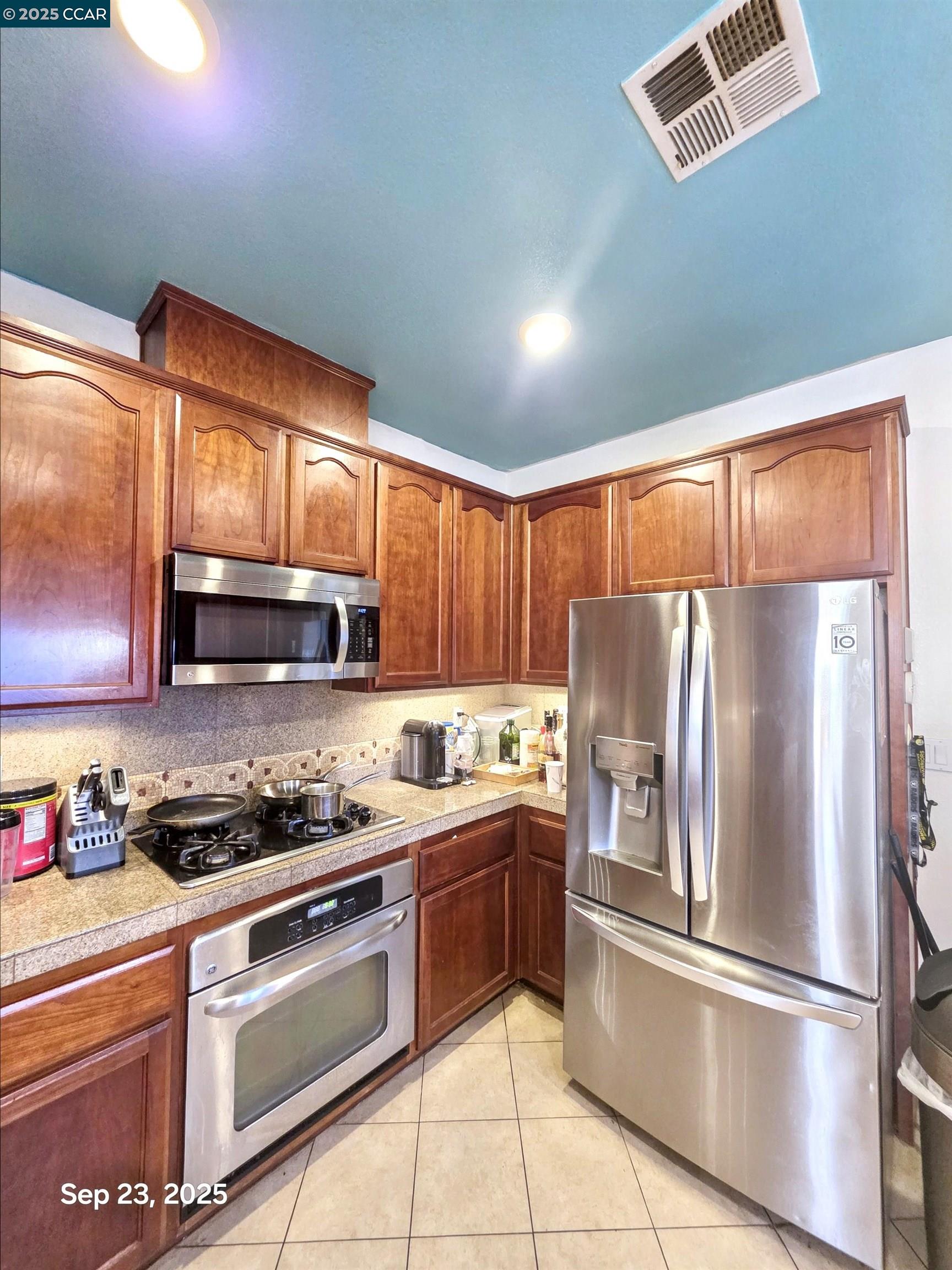 Detail Gallery Image 3 of 19 For 5036 Match Ct, Richmond,  CA 94806 - 3 Beds | 2/1 Baths