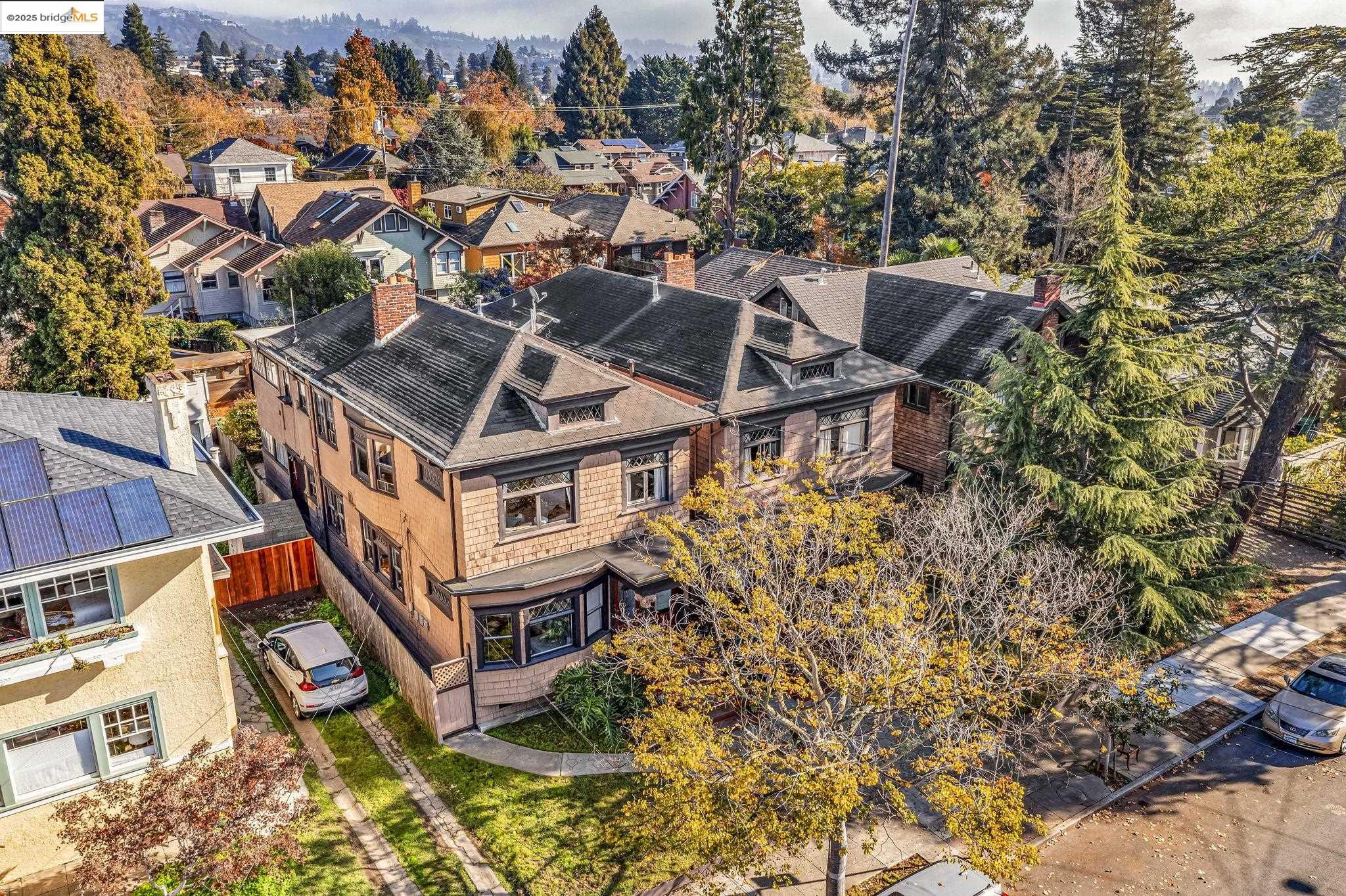 Detail Gallery Image 4 of 19 For 6446 Colby St, Oakland,  CA 94618 - – Beds | – Baths