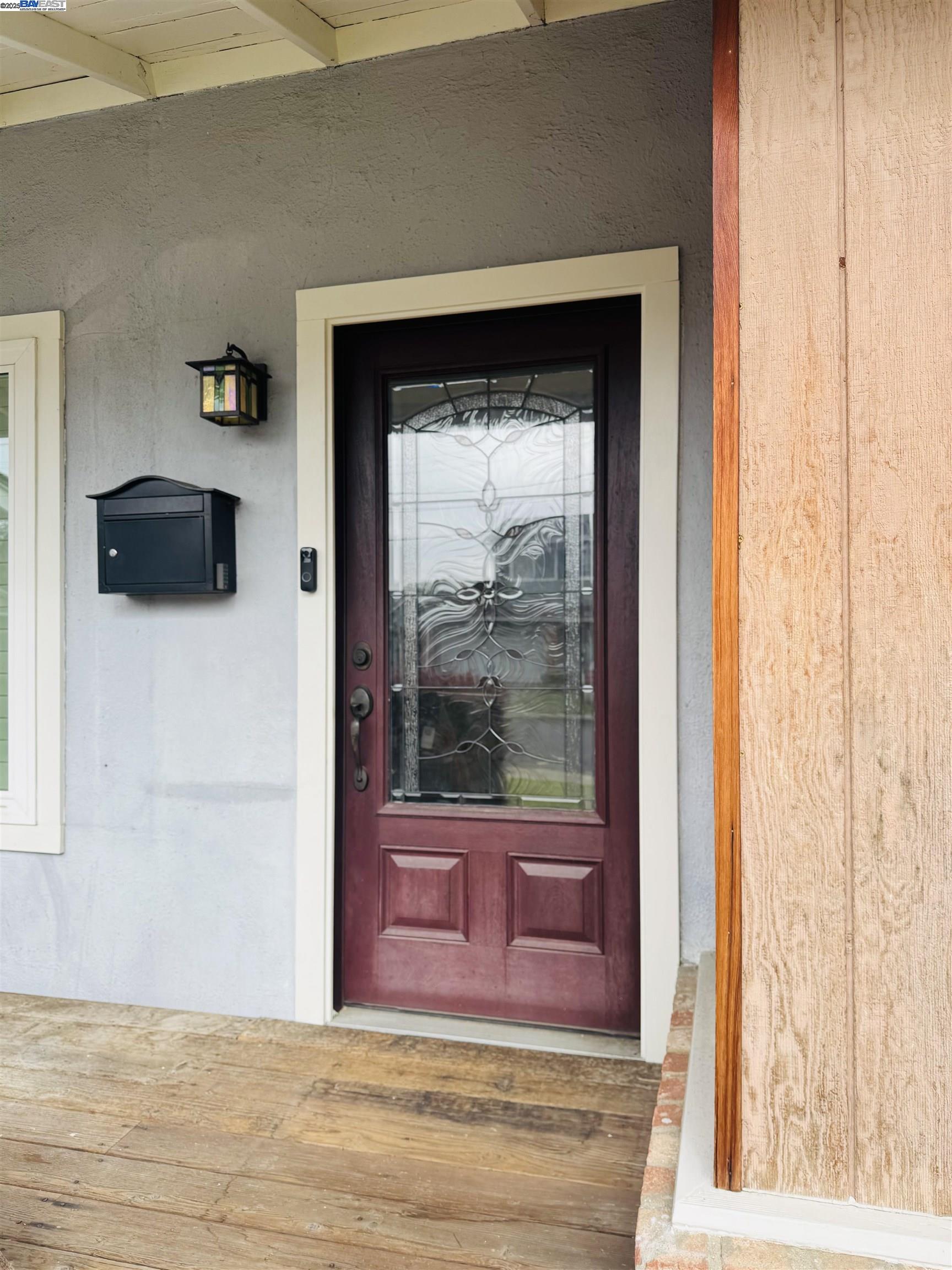 Detail Gallery Image 4 of 17 For 7505 Frederiksen Ln, Dublin,  CA 94568 - 2 Beds | 2 Baths