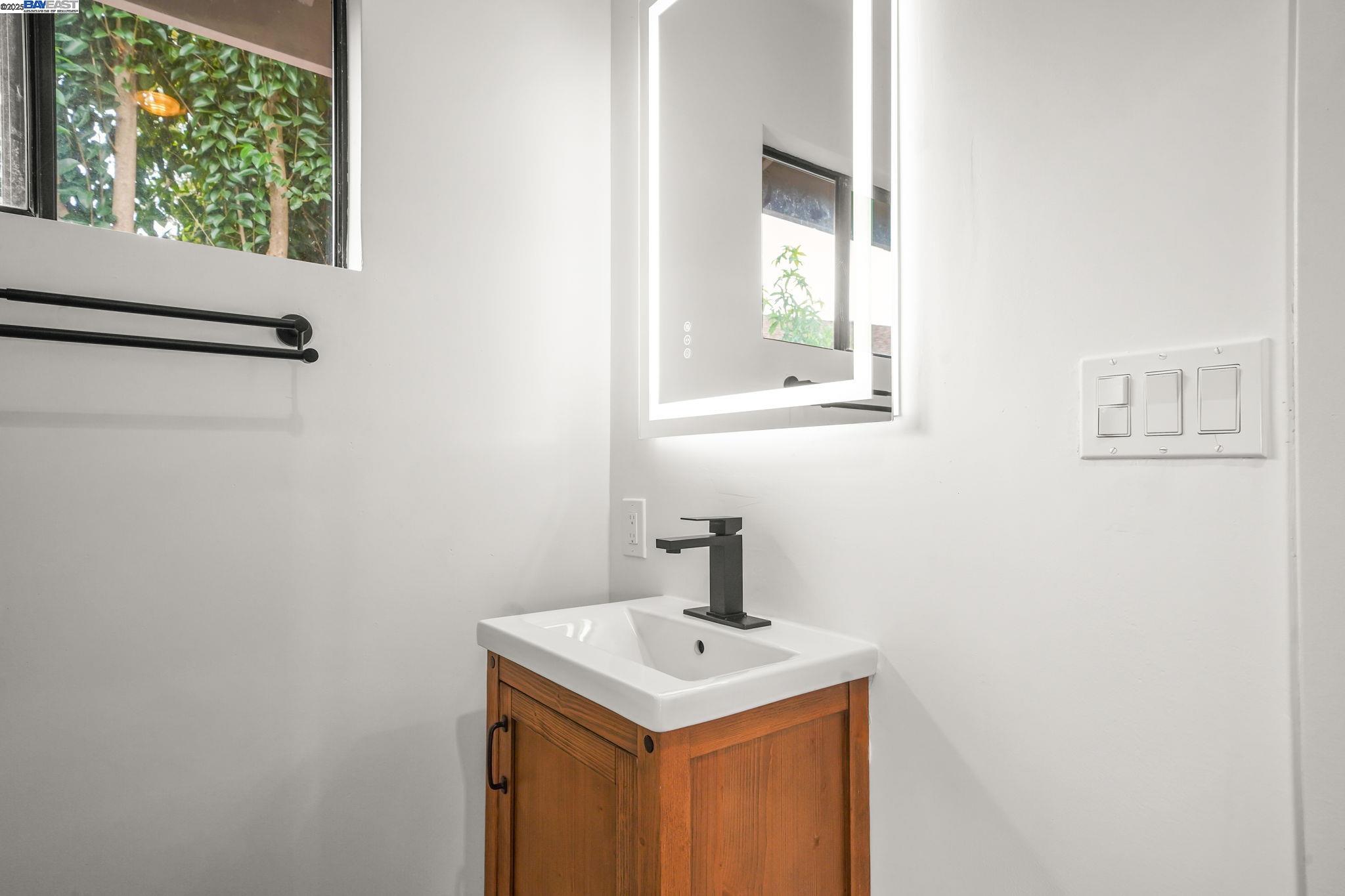 Detail Gallery Image 14 of 43 For 35 San Joaquin Pl, Novato,  CA 94947 - 4 Beds | 3 Baths