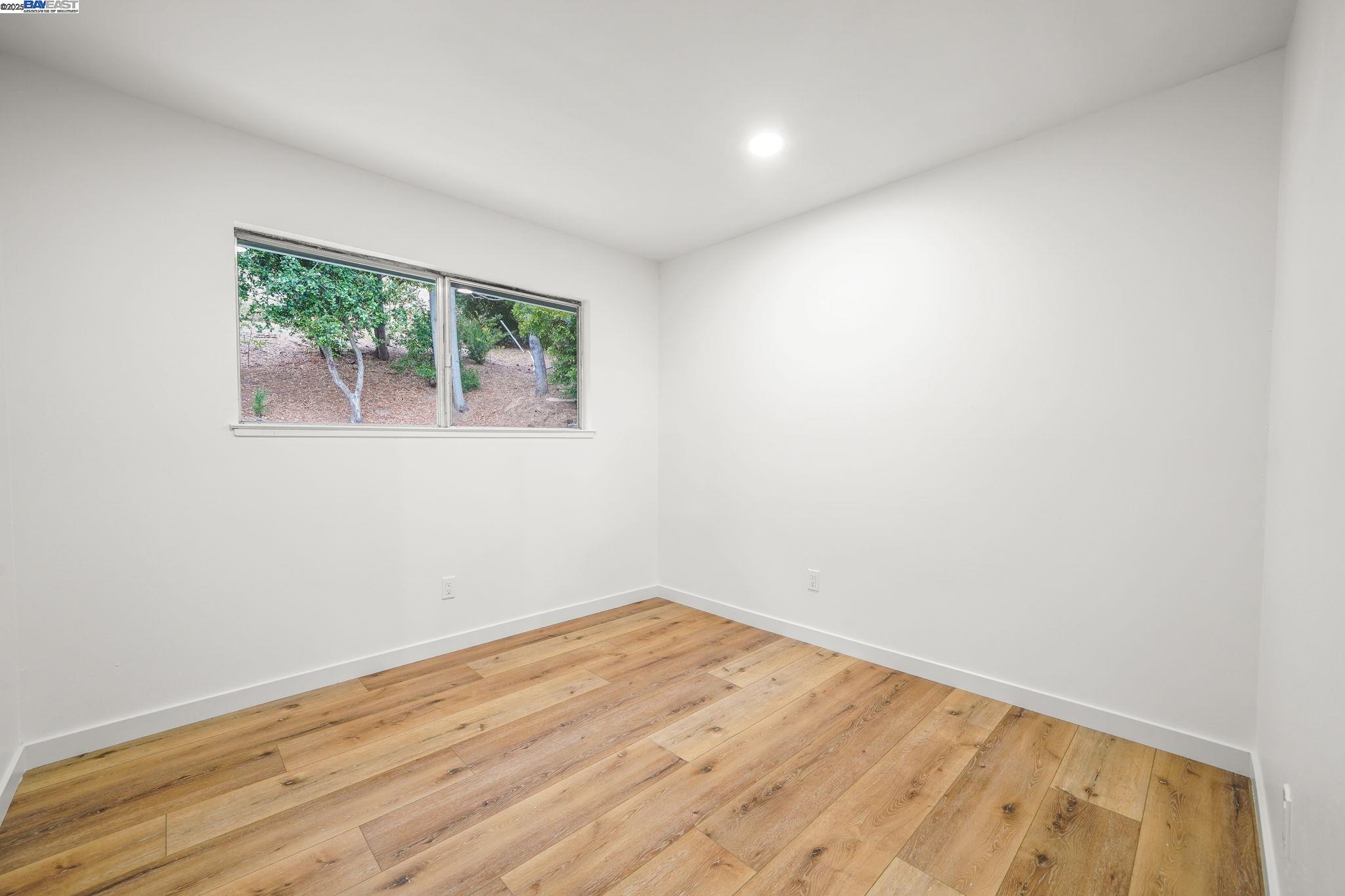 Detail Gallery Image 16 of 43 For 35 San Joaquin Pl, Novato,  CA 94947 - 4 Beds | 3 Baths