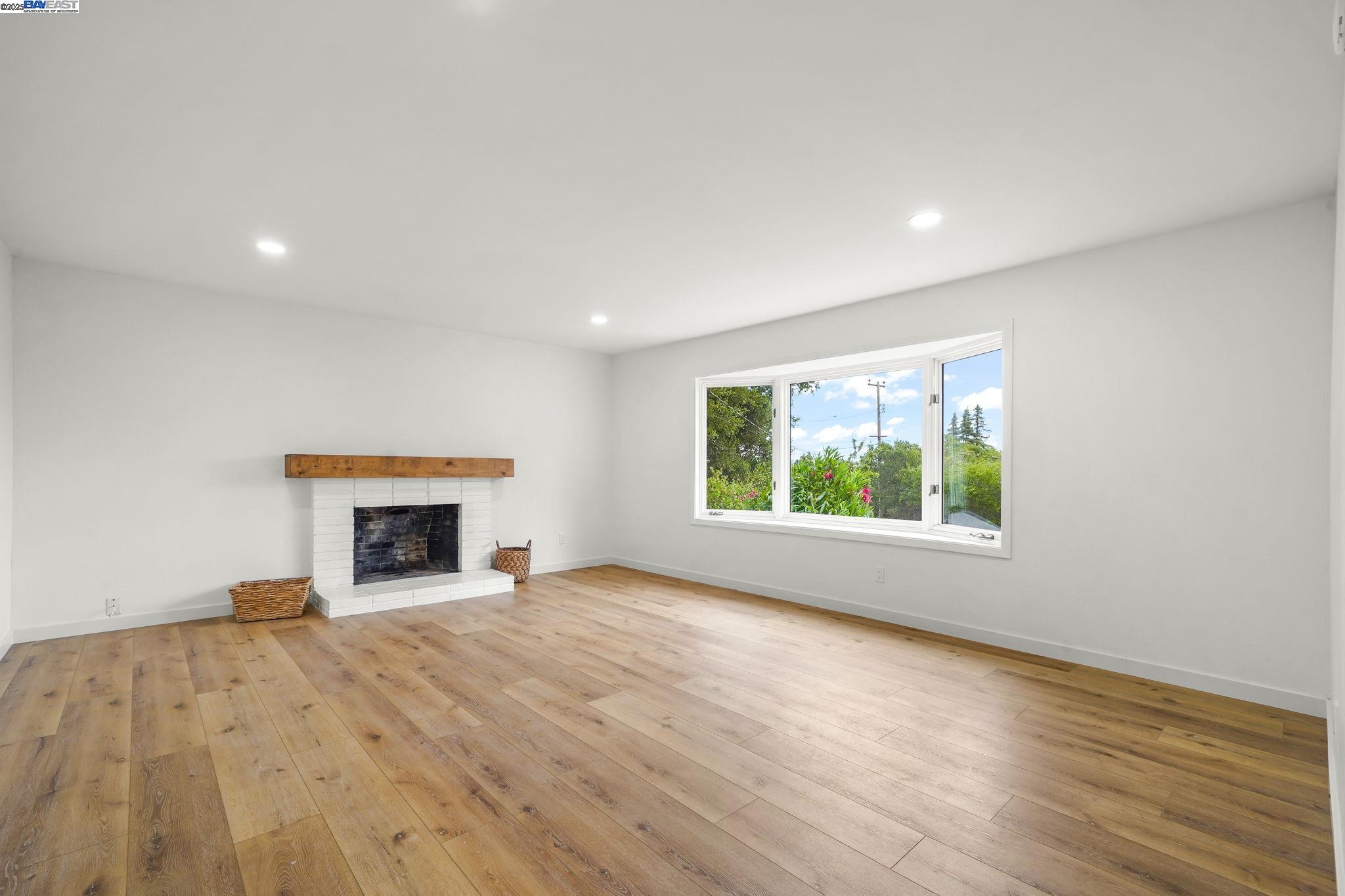 Detail Gallery Image 3 of 43 For 35 San Joaquin Pl, Novato,  CA 94947 - 4 Beds | 3 Baths