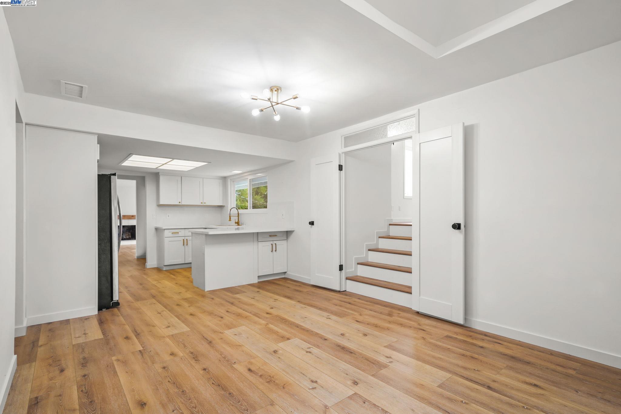 Detail Gallery Image 10 of 43 For 35 San Joaquin Pl, Novato,  CA 94947 - 4 Beds | 3 Baths