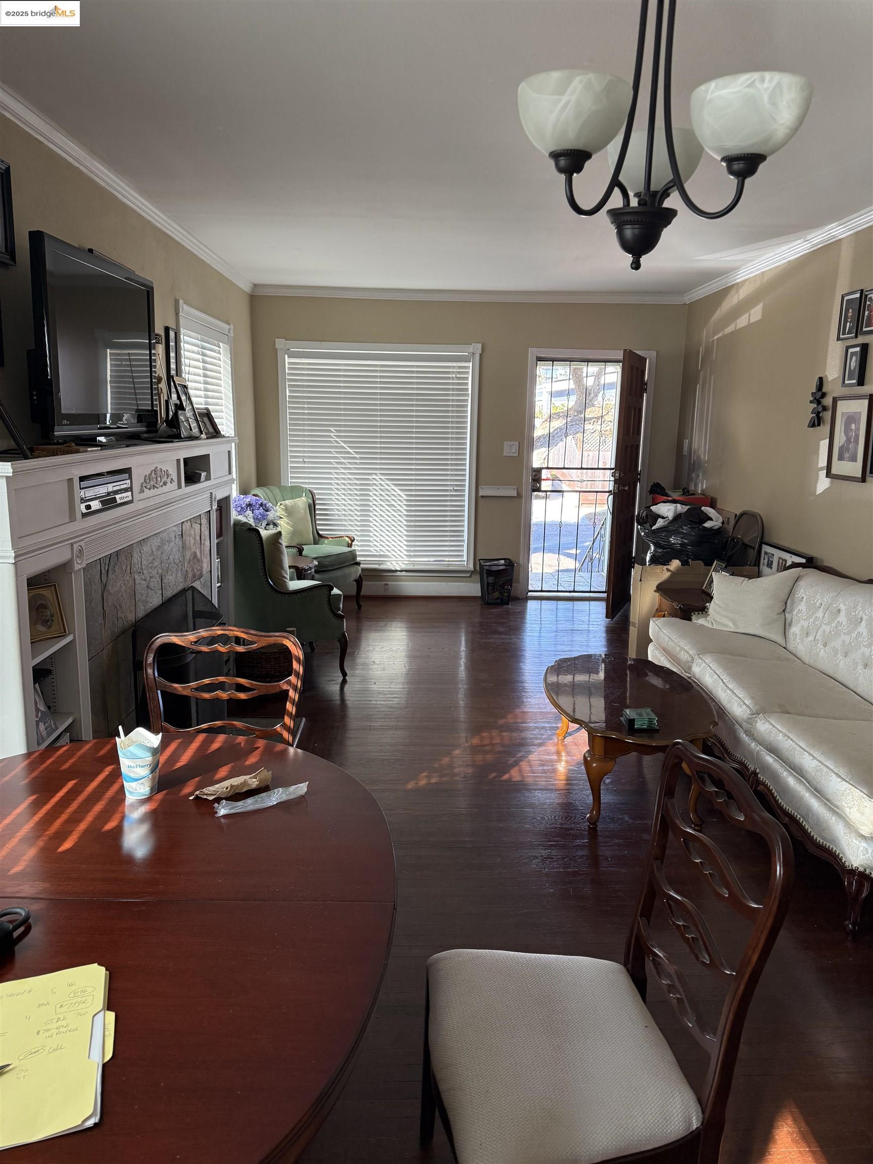 Detail Gallery Image 2 of 5 For 1540 Stuart St, Berkeley,  CA 94703 - 2 Beds | 2 Baths