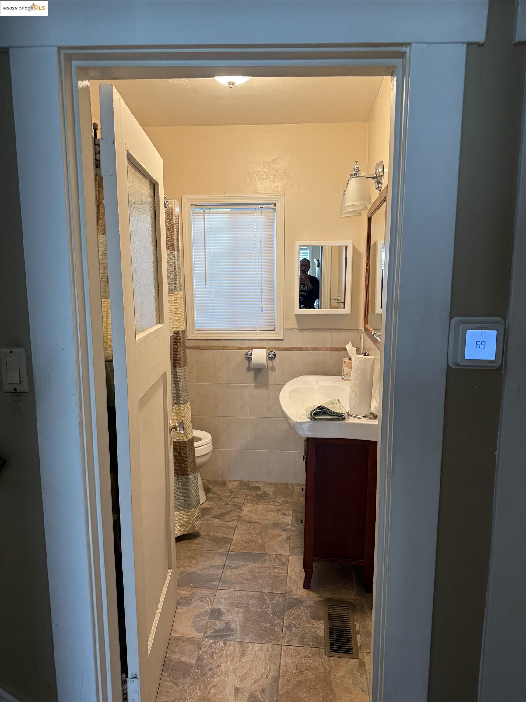 Detail Gallery Image 5 of 5 For 1540 Stuart St, Berkeley,  CA 94703 - 2 Beds | 2 Baths