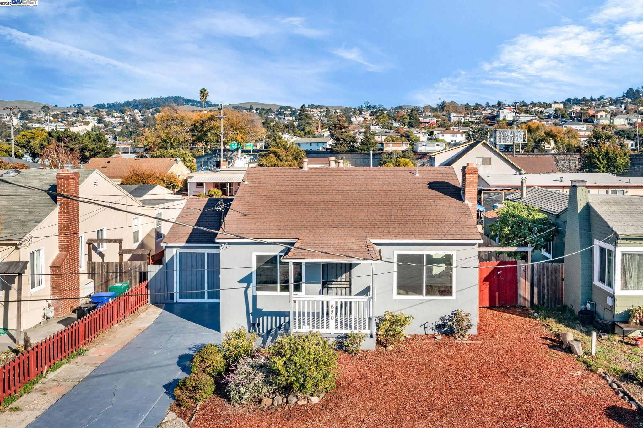 Detail Gallery Image 2 of 38 For 680 Mclaughlin St, Richmond,  CA 94805 - 3 Beds | 2 Baths