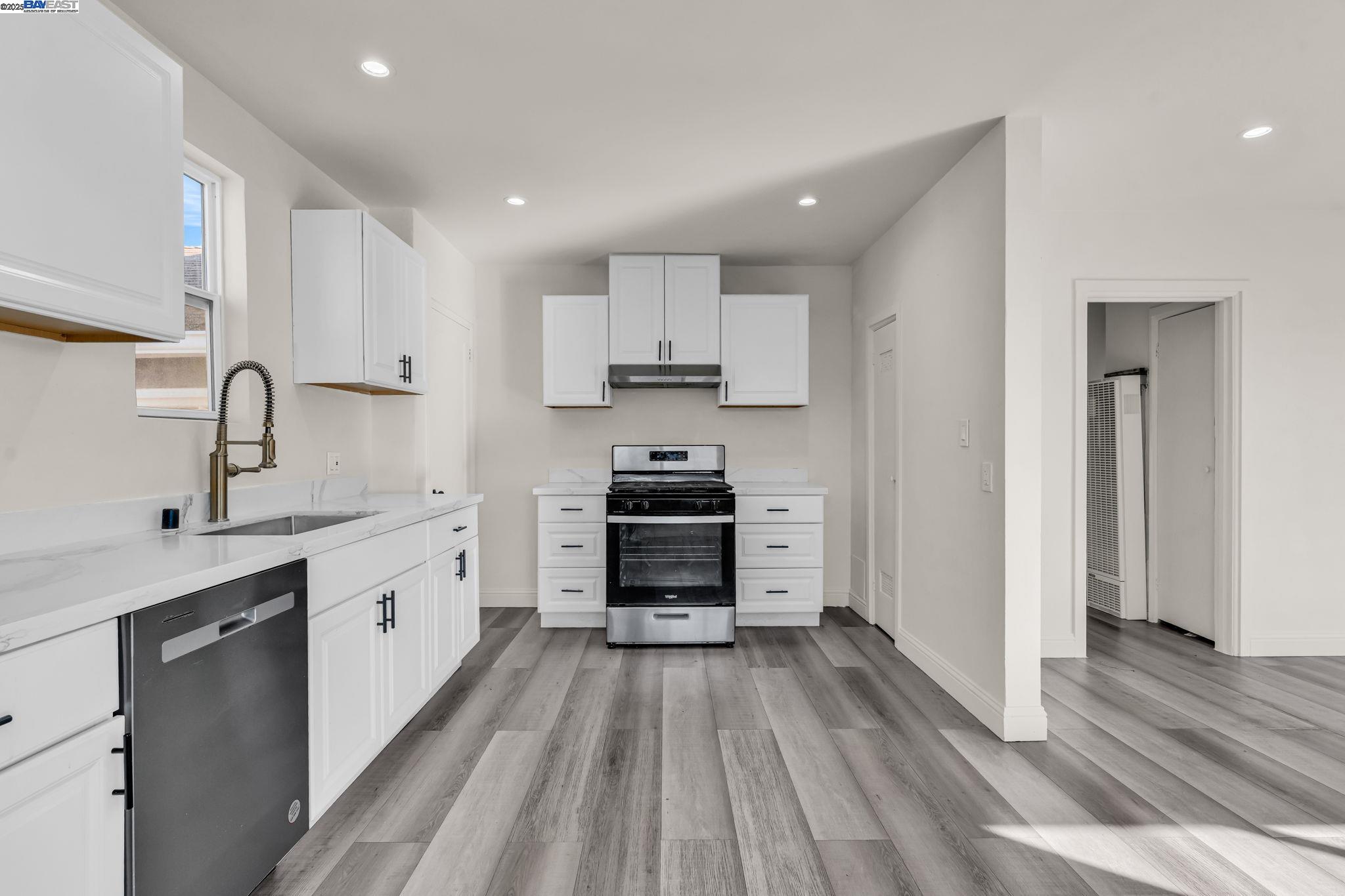 Detail Gallery Image 11 of 38 For 680 Mclaughlin St, Richmond,  CA 94805 - 3 Beds | 2 Baths