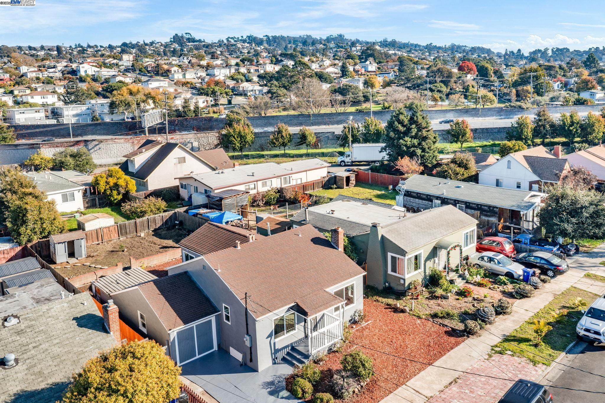 Detail Gallery Image 3 of 38 For 680 Mclaughlin St, Richmond,  CA 94805 - 3 Beds | 2 Baths