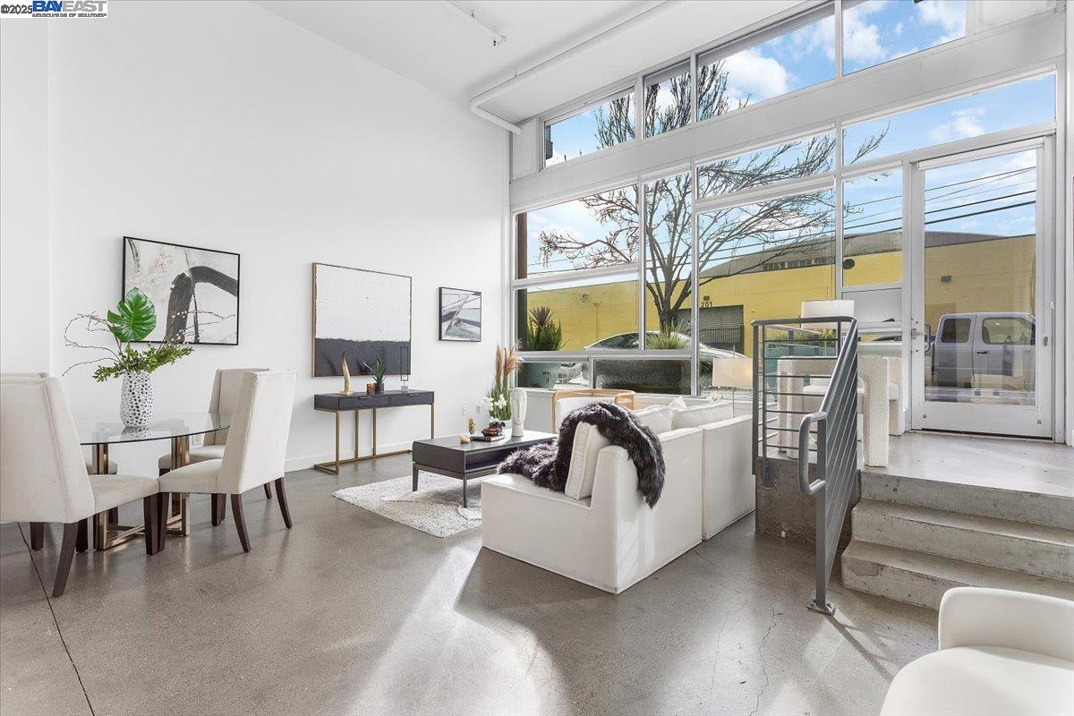 Photo #2: 41119205 Listing: Photo #2