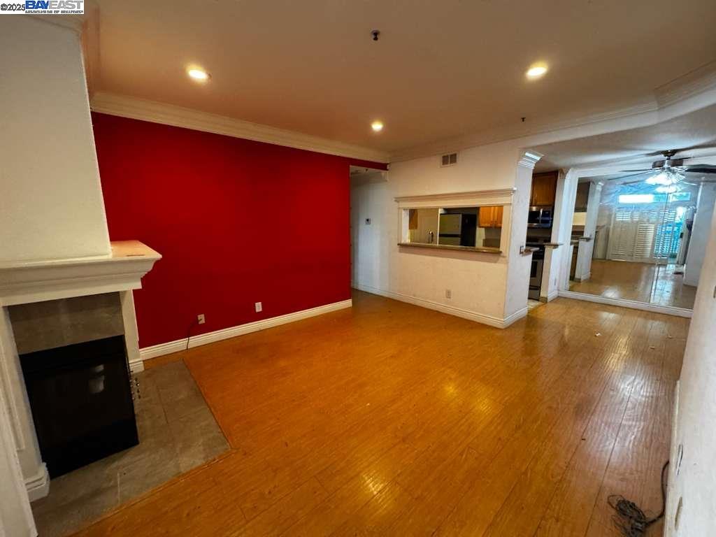 Detail Gallery Image 3 of 7 For 303 Dursey Dr, Pinole,  CA 94564 - – Beds | – Baths