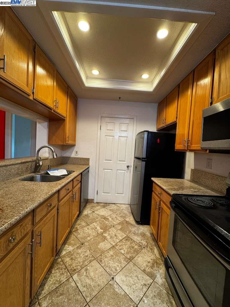 Detail Gallery Image 5 of 7 For 303 Dursey Dr, Pinole,  CA 94564 - – Beds | – Baths