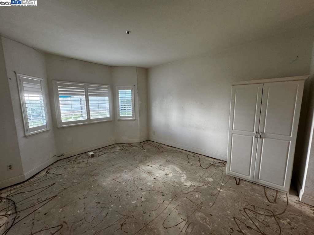 Detail Gallery Image 6 of 7 For 303 Dursey Dr, Pinole,  CA 94564 - – Beds | – Baths