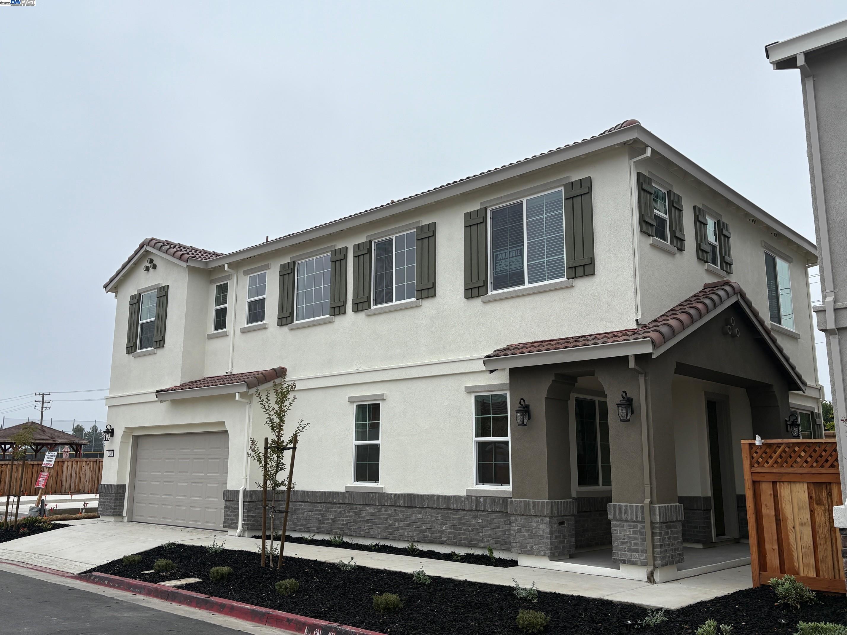 Detail Gallery Image 4 of 40 For 246 Mindy Way, Pittsburg,  CA 94565 - 5 Beds | 3/1 Baths