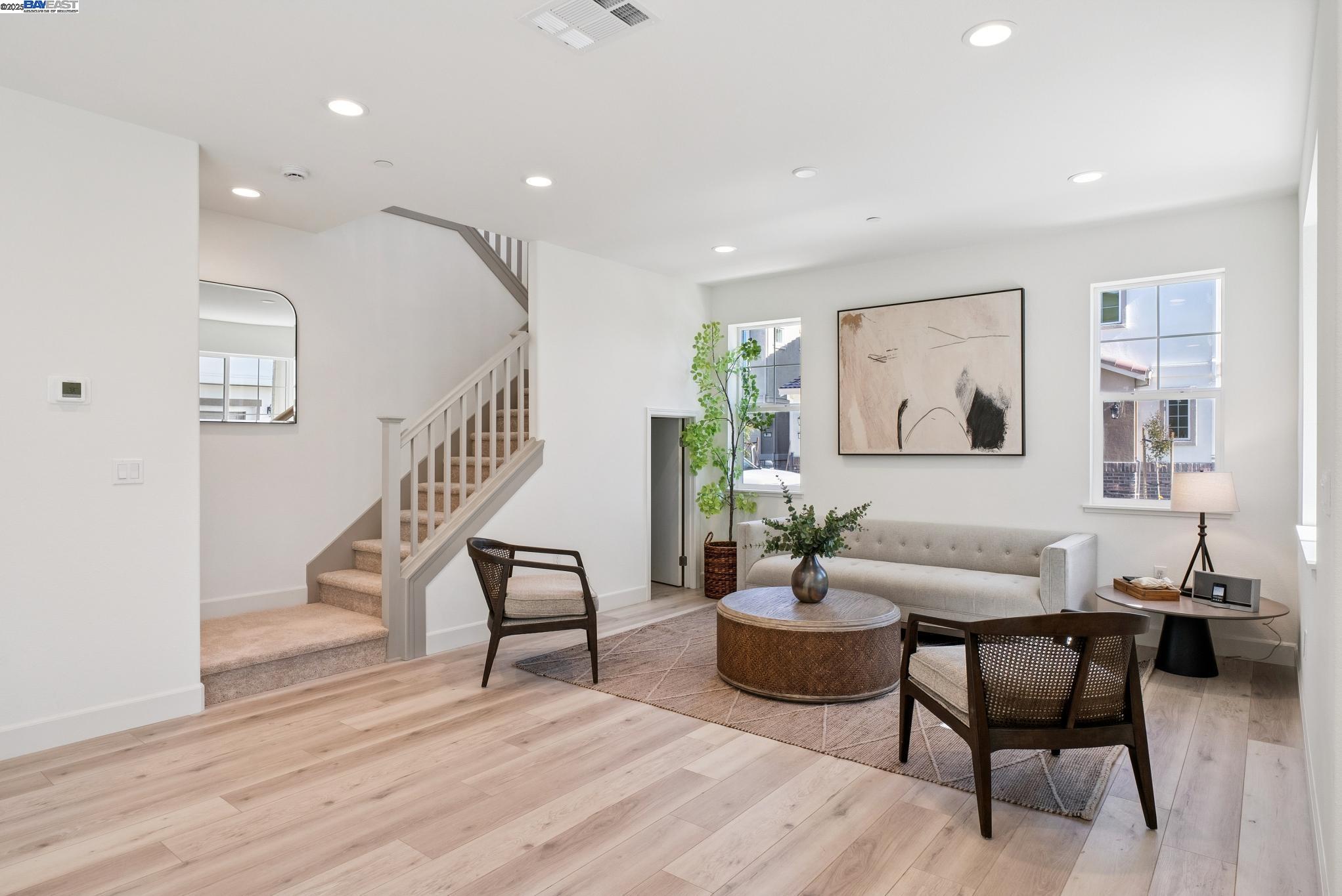 Detail Gallery Image 7 of 40 For 246 Mindy Way, Pittsburg,  CA 94565 - 5 Beds | 3/1 Baths