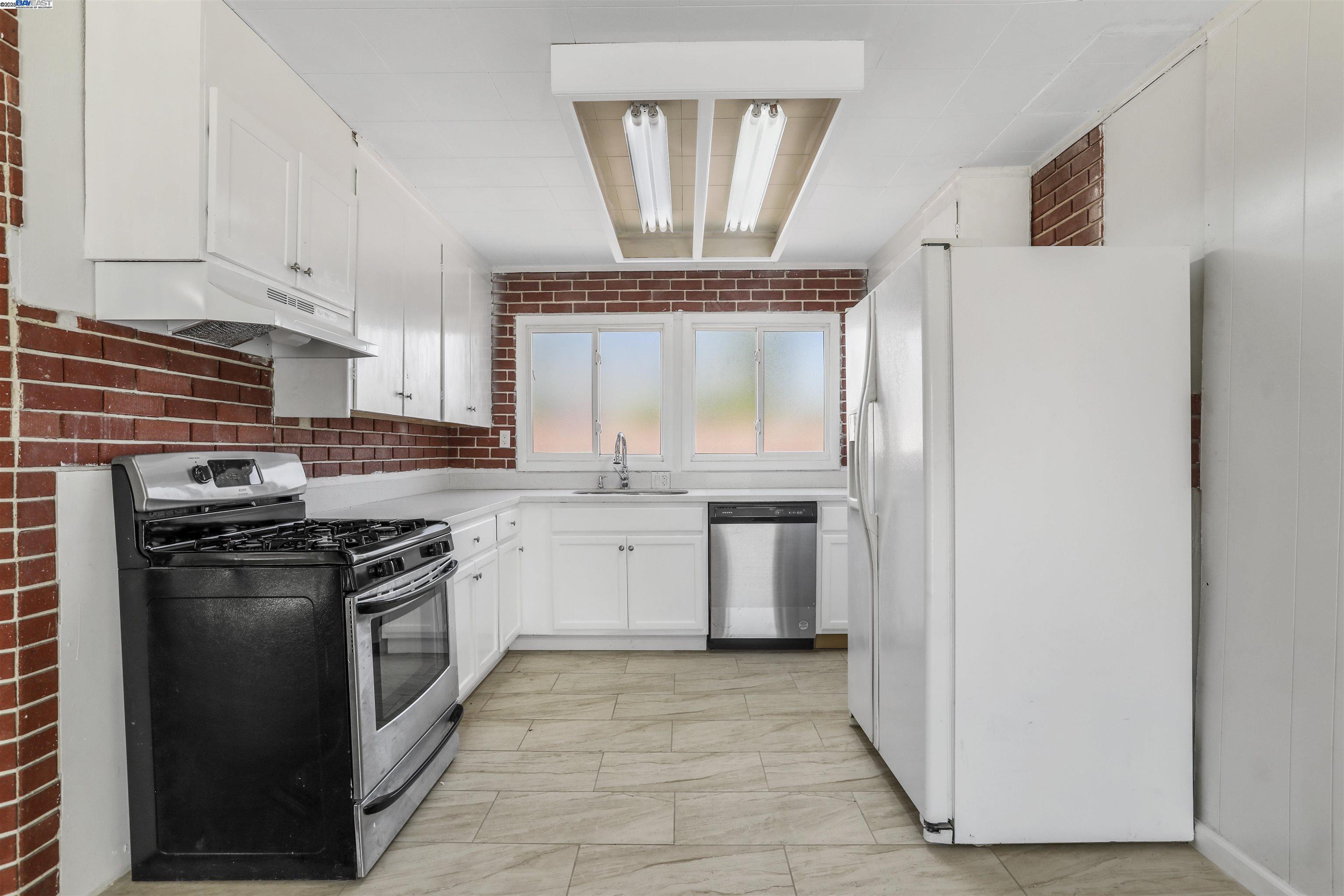 Detail Gallery Image 13 of 26 For 1925 Alpha Way, Antioch,  CA 94509 - 3 Beds | 2 Baths