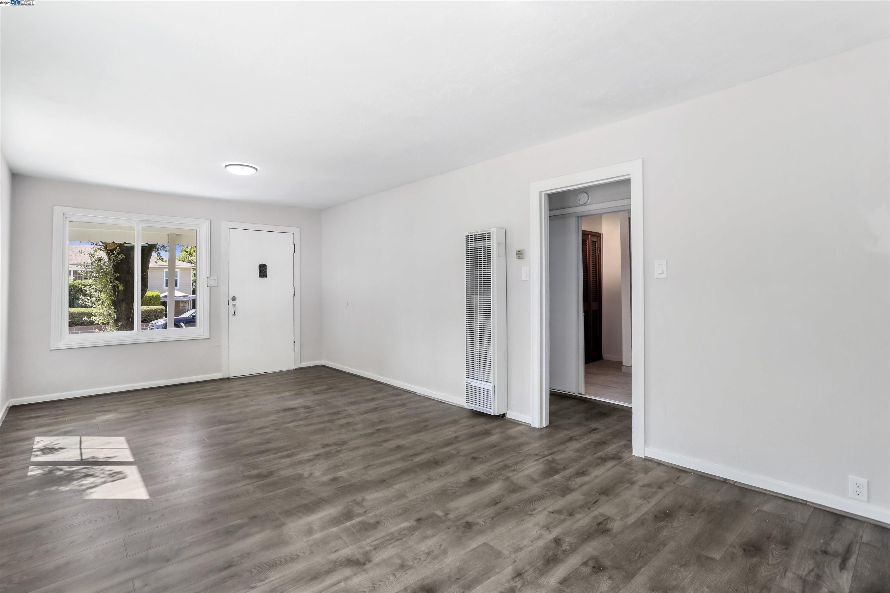 Detail Gallery Image 5 of 26 For 1925 Alpha Way, Antioch,  CA 94509 - 3 Beds | 2 Baths