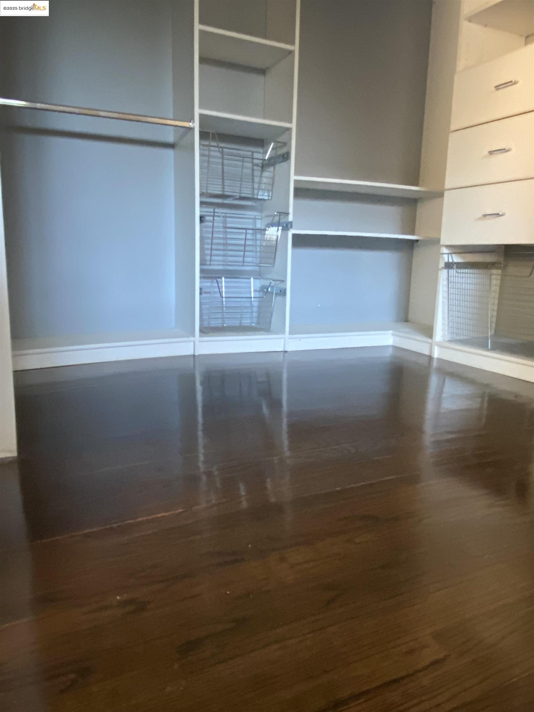 Detail Gallery Image 11 of 16 For 8454 E Ney Ave, Oakland,  CA 94605 - 3 Beds | 2 Baths