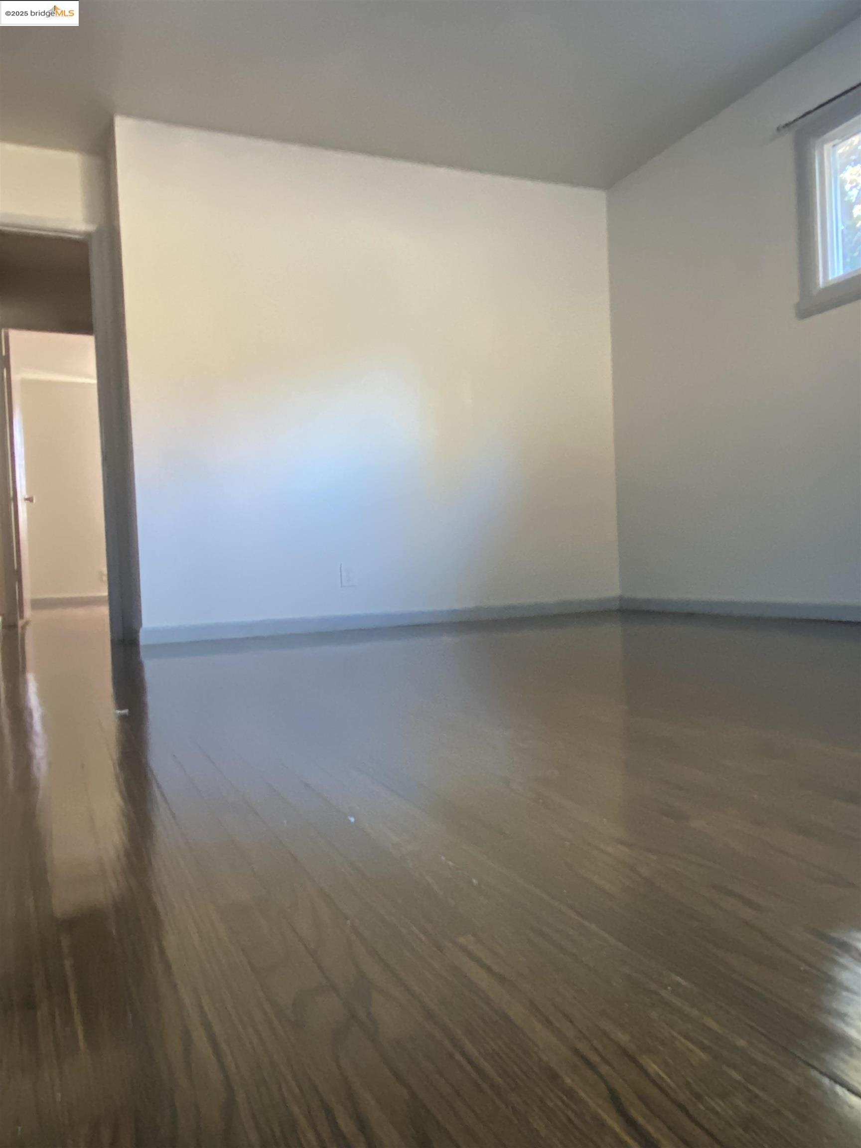 Detail Gallery Image 12 of 16 For 8454 E Ney Ave, Oakland,  CA 94605 - 3 Beds | 2 Baths