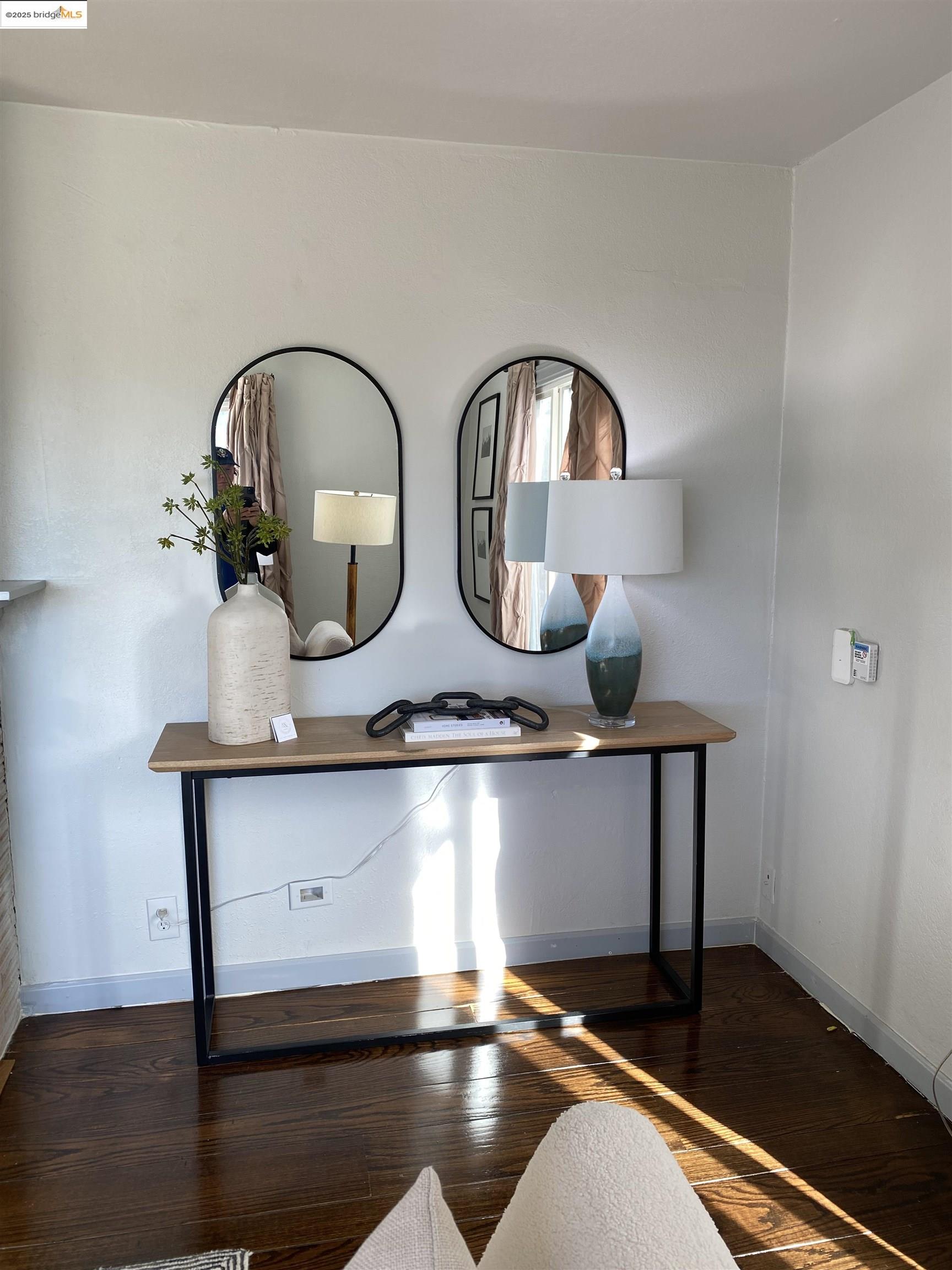 Detail Gallery Image 14 of 17 For 8454 E Ney Ave, Oakland,  CA 94605 - 3 Beds | 2 Baths