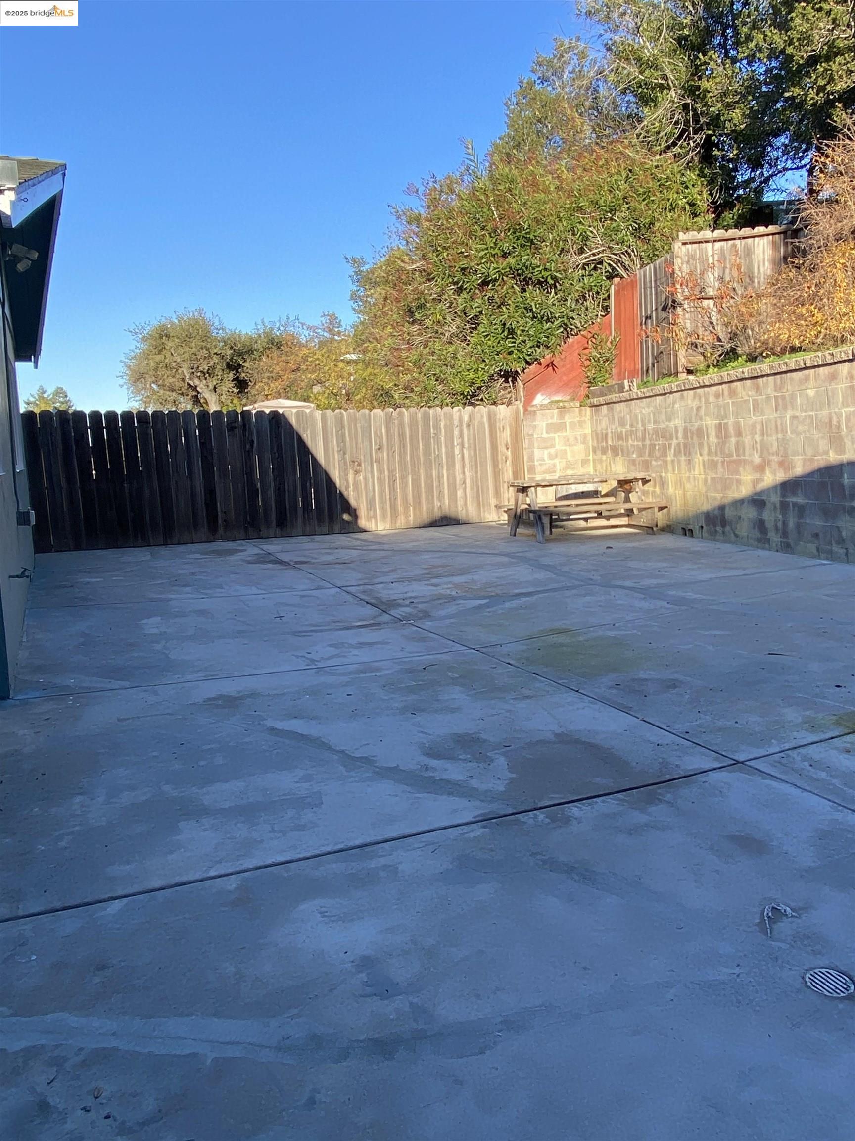 Detail Gallery Image 15 of 16 For 8454 E Ney Ave, Oakland,  CA 94605 - 3 Beds | 2 Baths