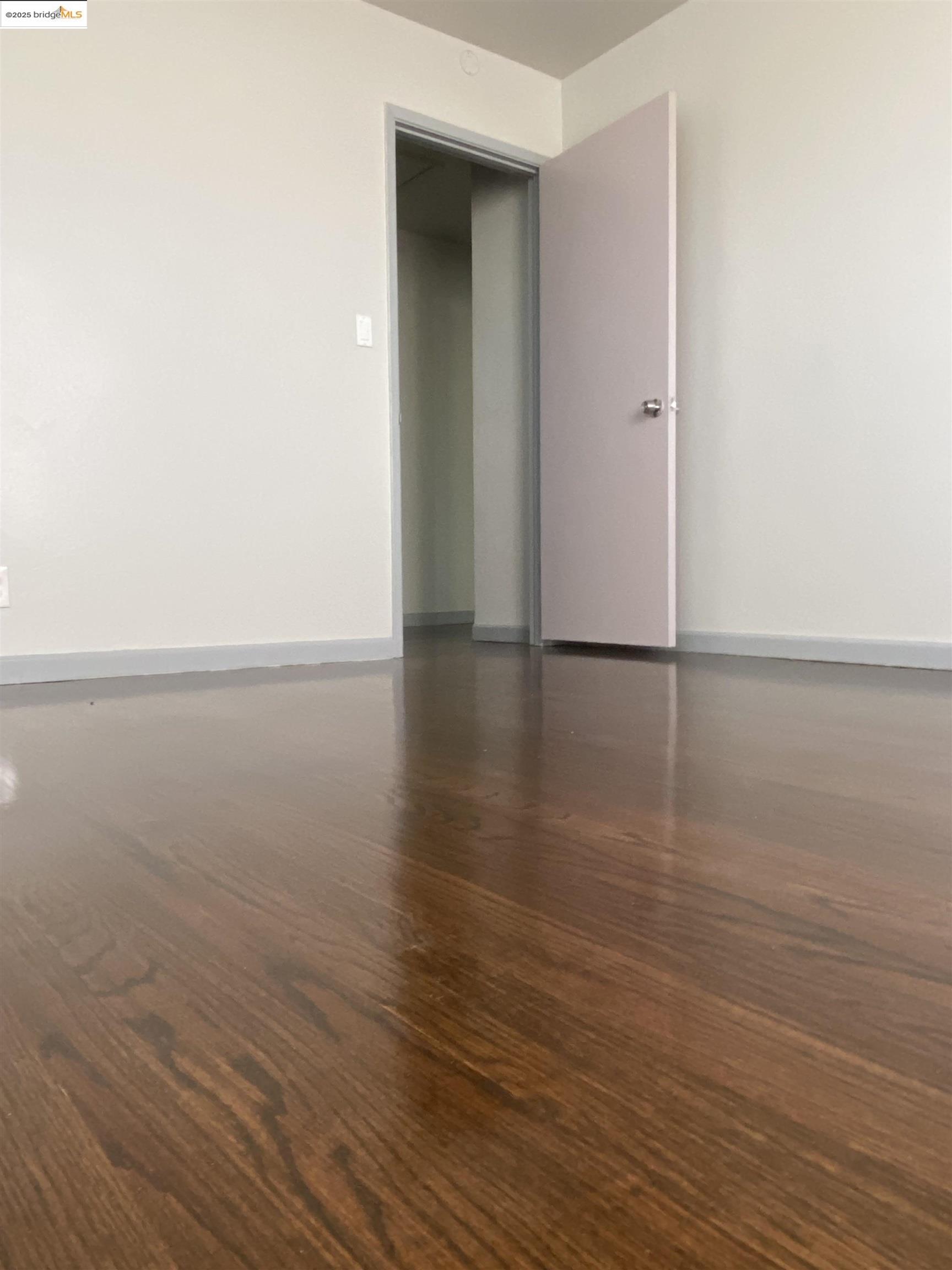 Detail Gallery Image 10 of 16 For 8454 E Ney Ave, Oakland,  CA 94605 - 3 Beds | 2 Baths