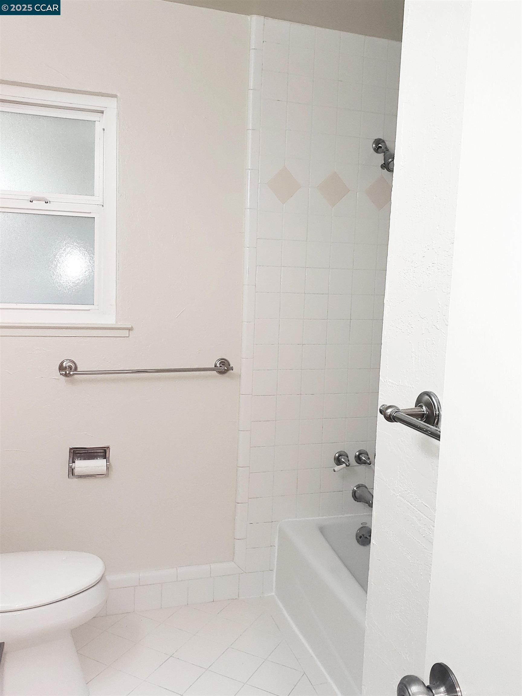 Detail Gallery Image 15 of 21 For 44 Muth Dr, Orinda,  CA 94563 - 3 Beds | 2 Baths