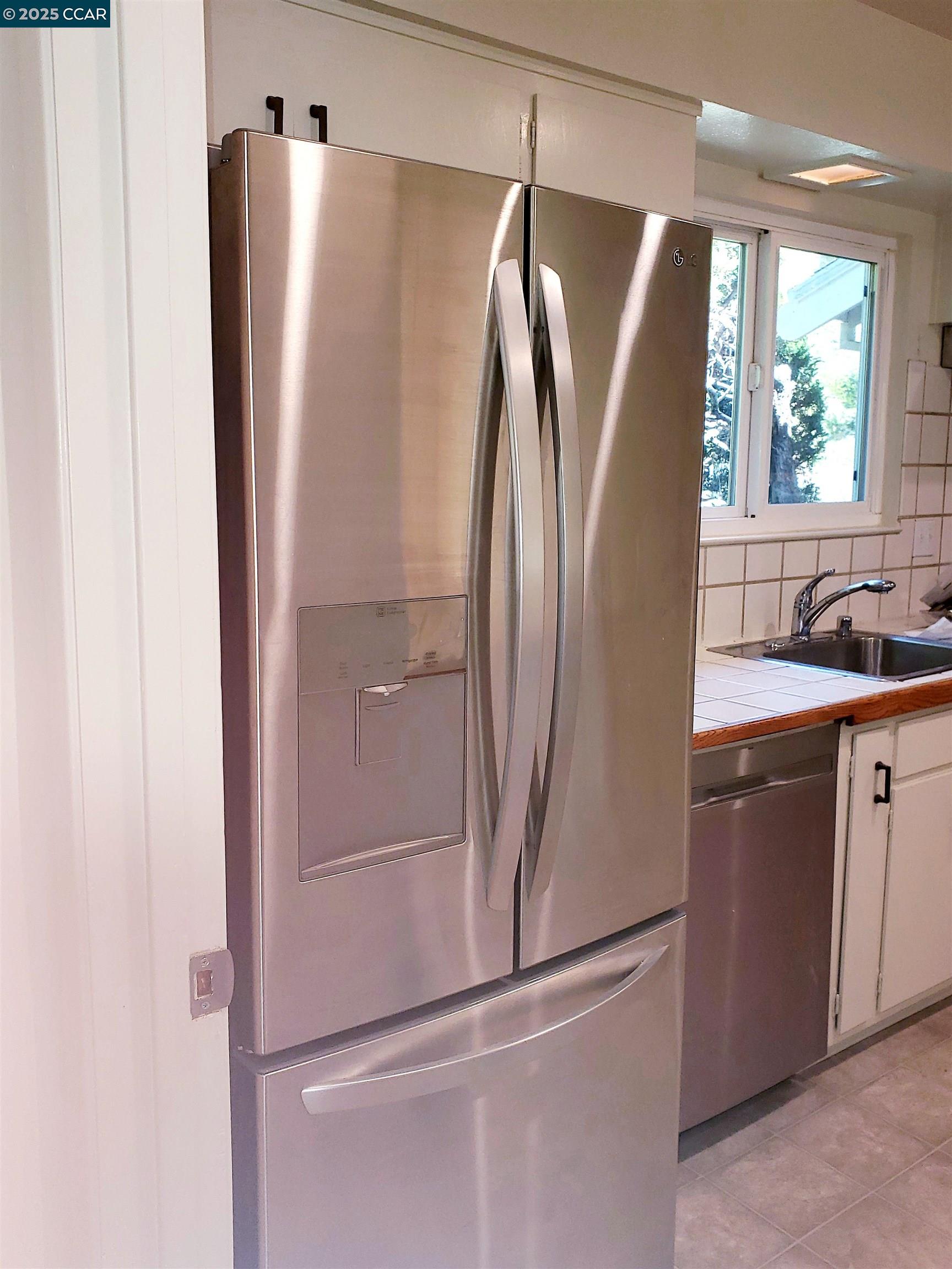 Detail Gallery Image 5 of 21 For 44 Muth Dr, Orinda,  CA 94563 - 3 Beds | 2 Baths