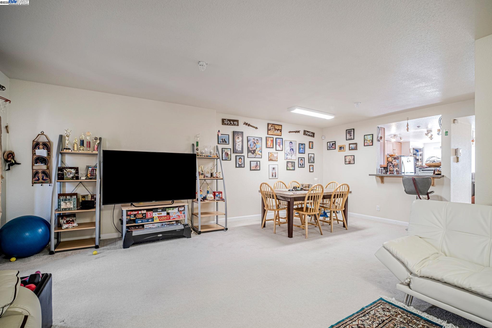 Photo #8: 41119217 Listing: Photo #8