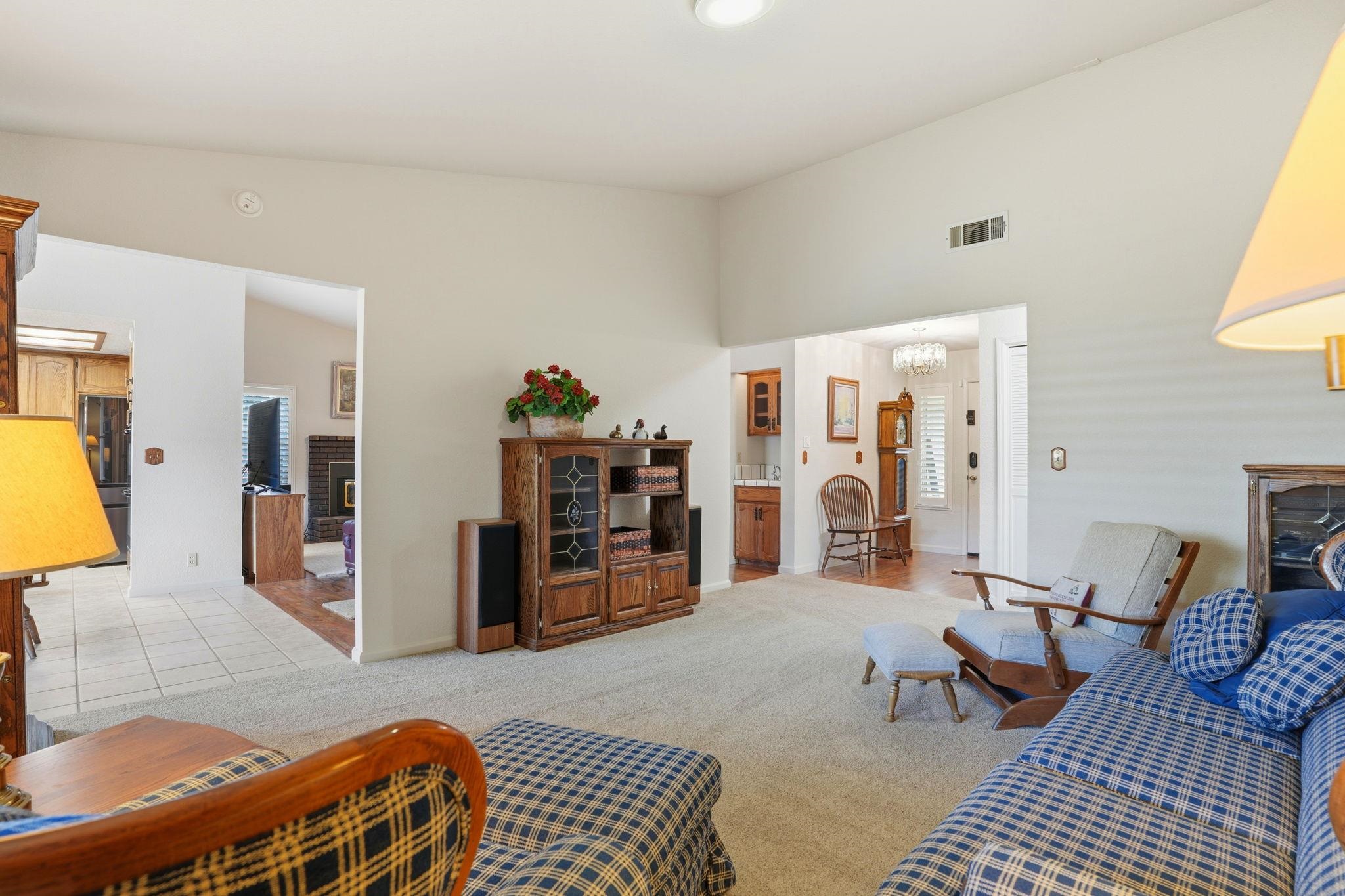 Detail Gallery Image 12 of 37 For 2414 Vine Ave, Escalon,  CA 95320 - 4 Beds | 2 Baths