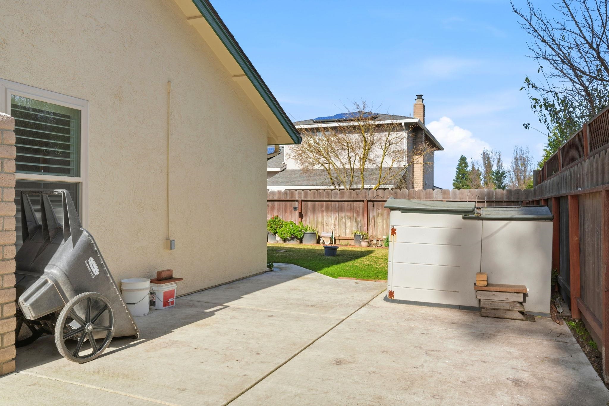 Detail Gallery Image 35 of 37 For 2414 Vine Ave, Escalon,  CA 95320 - 4 Beds | 2 Baths