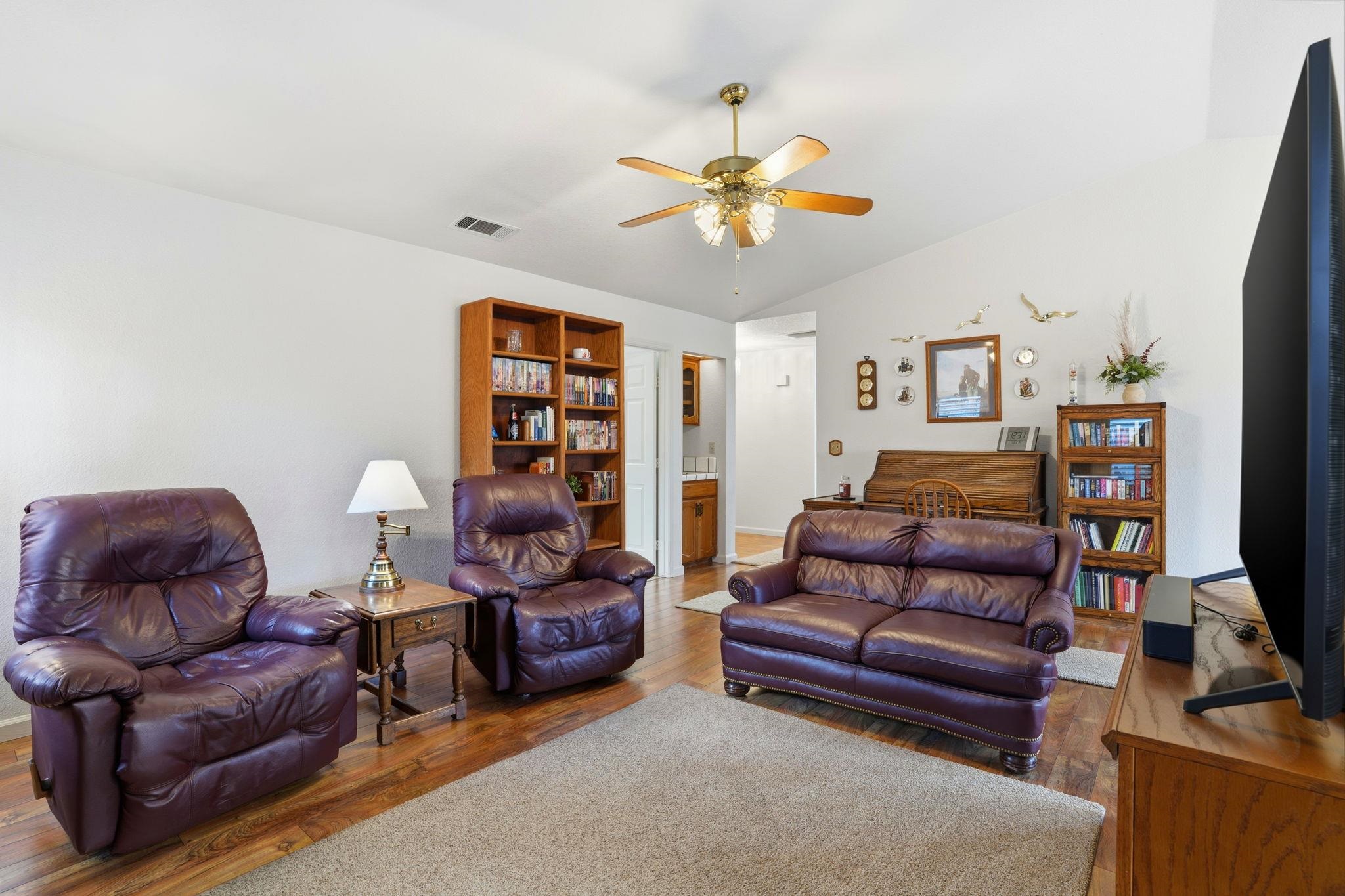 Detail Gallery Image 10 of 37 For 2414 Vine Ave, Escalon,  CA 95320 - 4 Beds | 2 Baths