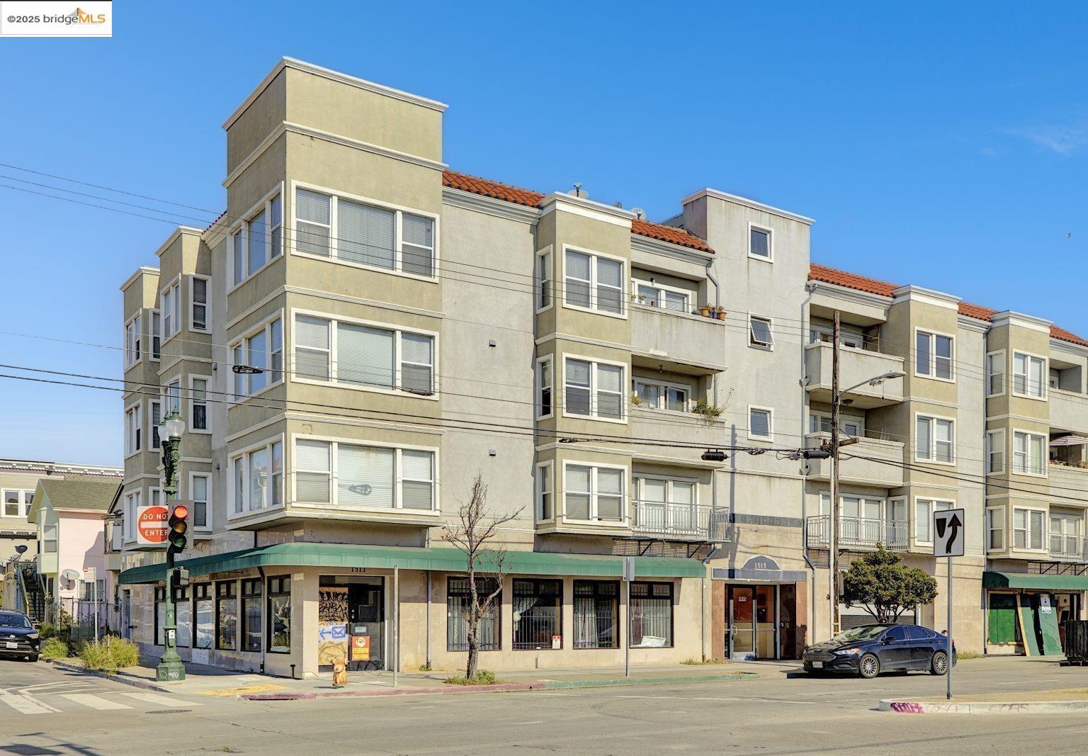 Detail Gallery Image 29 of 32 For 1515 14th Ave #302,  Oakland,  CA 94606 - 3 Beds | 2 Baths