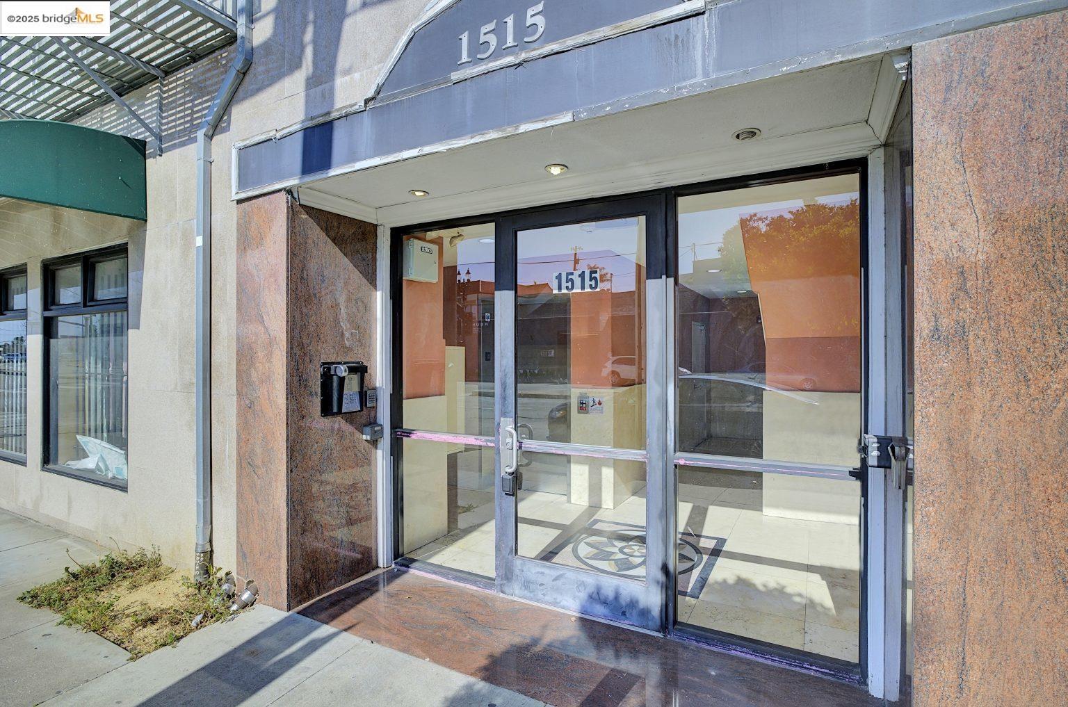 Detail Gallery Image 31 of 32 For 1515 14th Ave #302,  Oakland,  CA 94606 - 3 Beds | 2 Baths