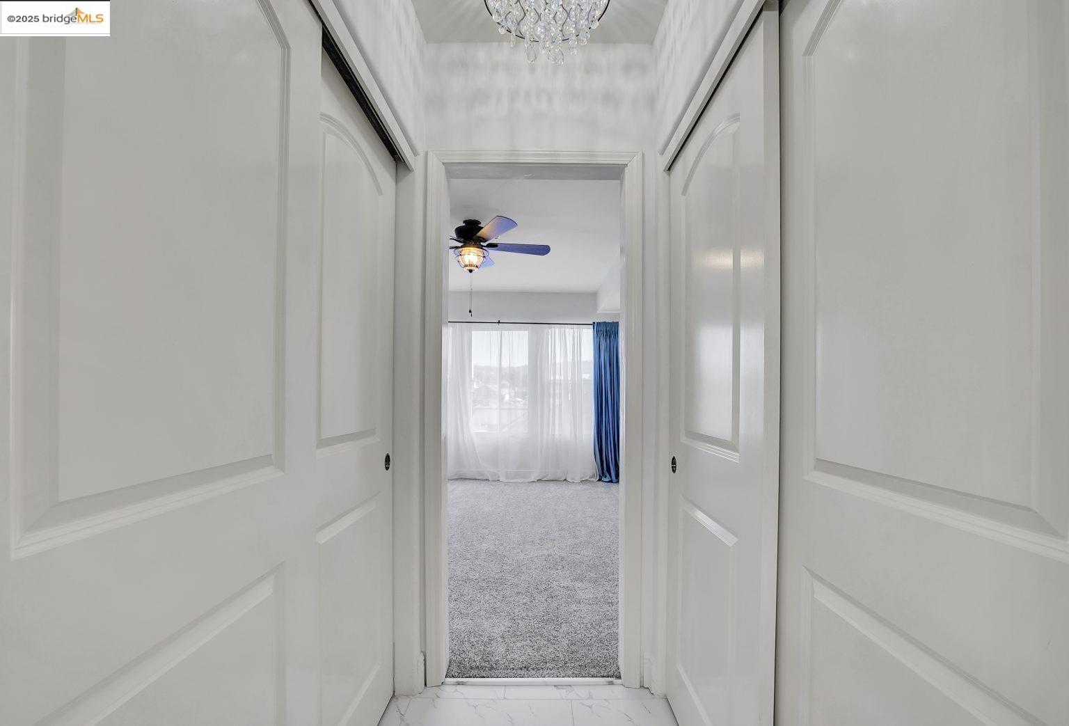 Detail Gallery Image 9 of 32 For 1515 14th Ave #302,  Oakland,  CA 94606 - 3 Beds | 2 Baths