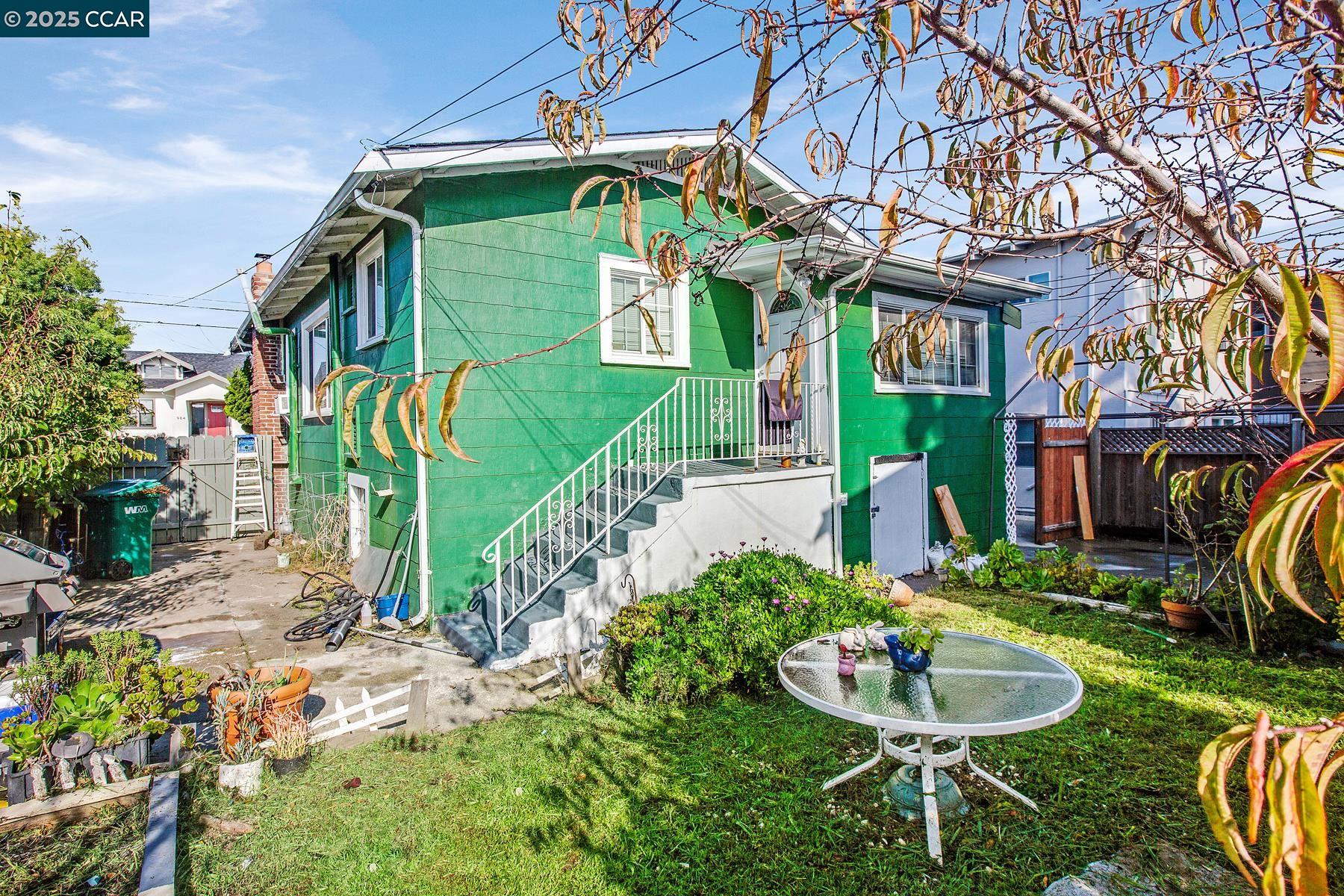 Detail Gallery Image 17 of 19 For 985 39th Street, Oakland,  CA 94608 - – Beds | – Baths