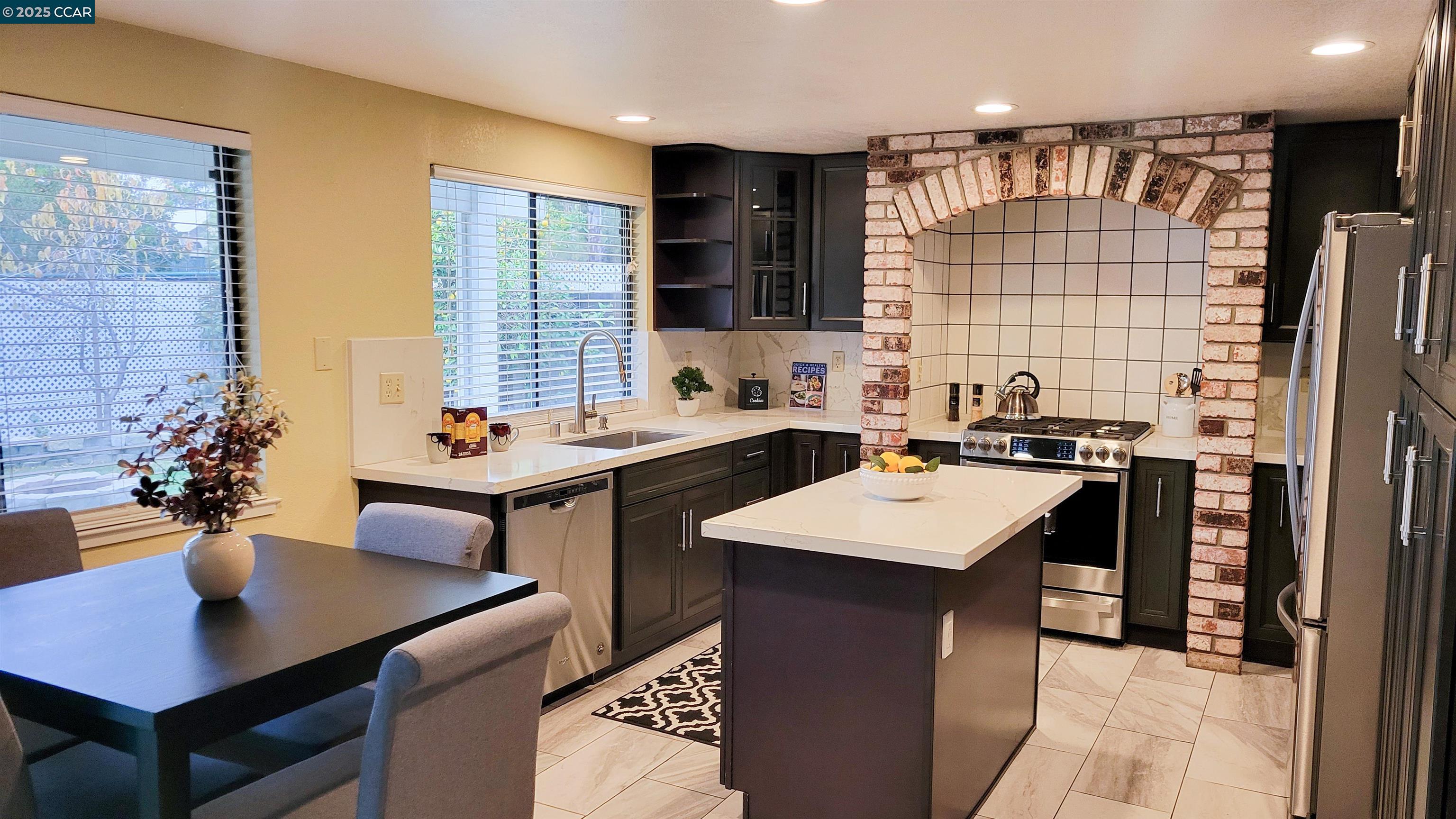 Detail Gallery Image 7 of 23 For 4632 Country Hills Dr, Antioch,  CA 94531 - 4 Beds | 3 Baths