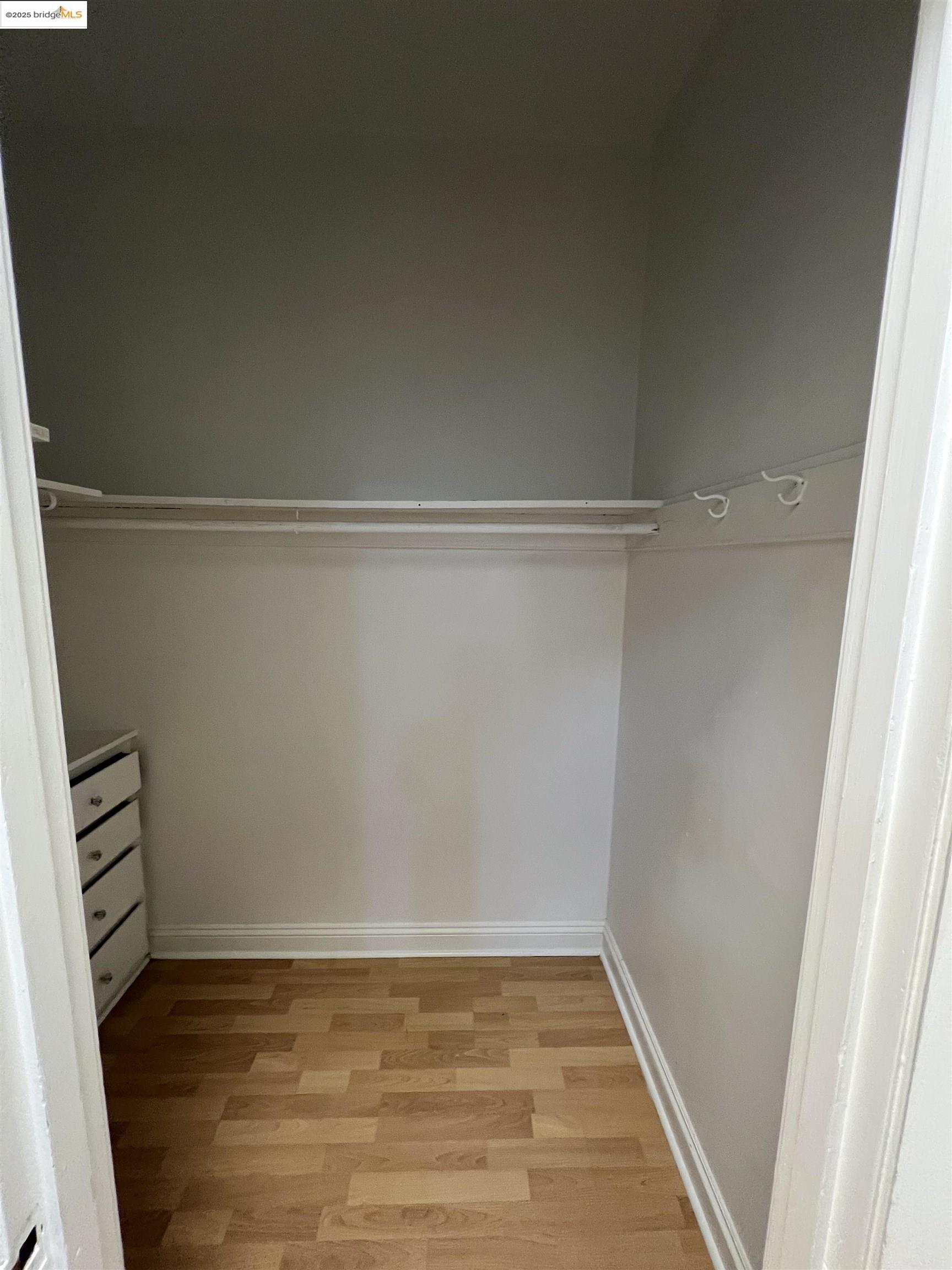 Detail Gallery Image 4 of 4 For 1846 Spruce St #23,  Berkeley,  CA 94709-1859 - 1 Beds | 1 Baths