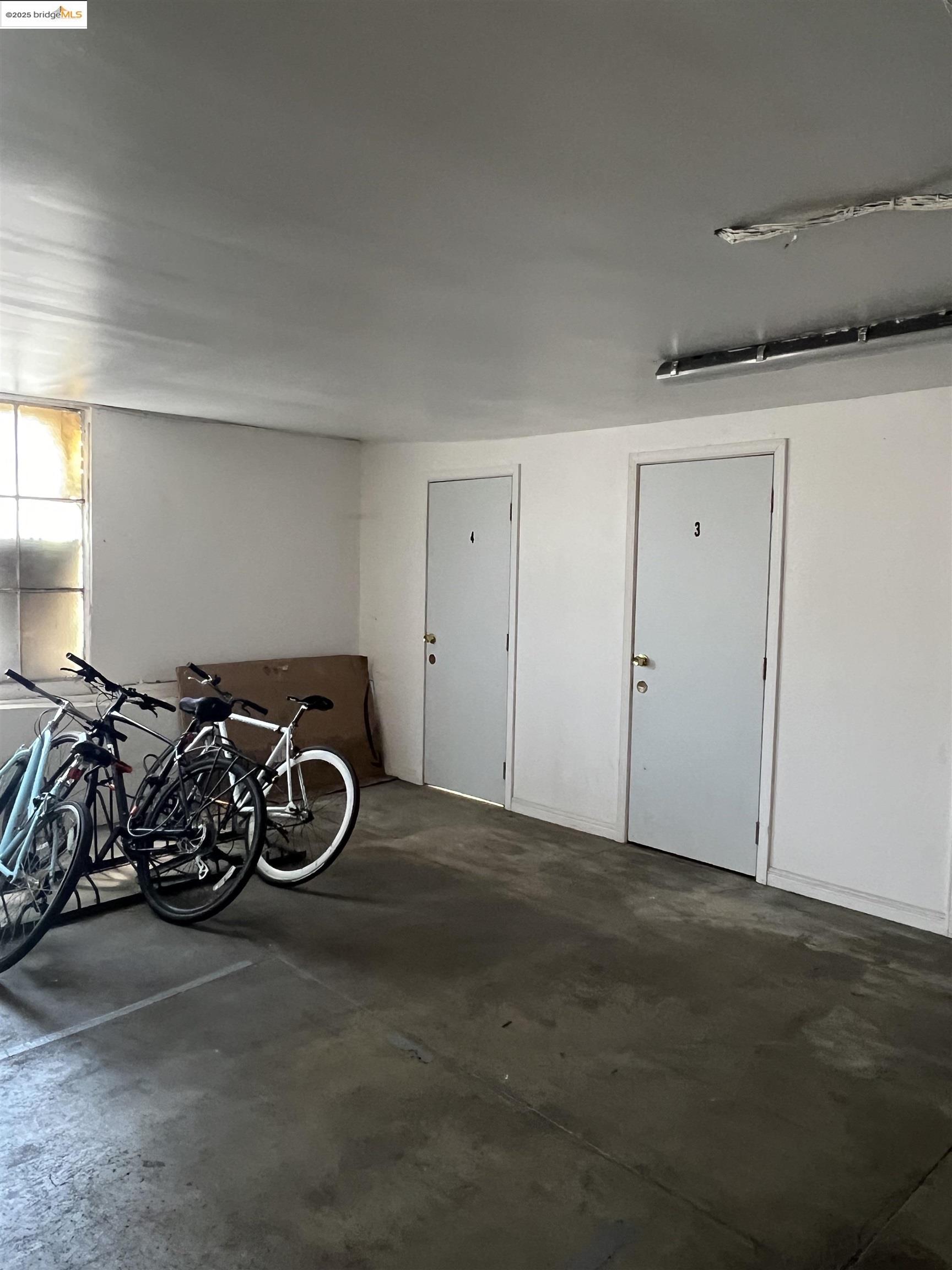 Detail Gallery Image 6 of 8 For 1846 Spruce St #31,  Berkeley,  CA 94709-1859 - 1 Beds | 1 Baths