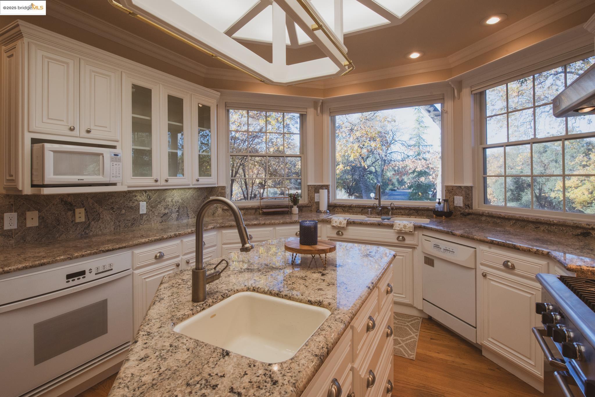 Detail Gallery Image 6 of 50 For 16161 Parkridge Ave, Sonora,  CA 95370 - 3 Beds | 2/1 Baths