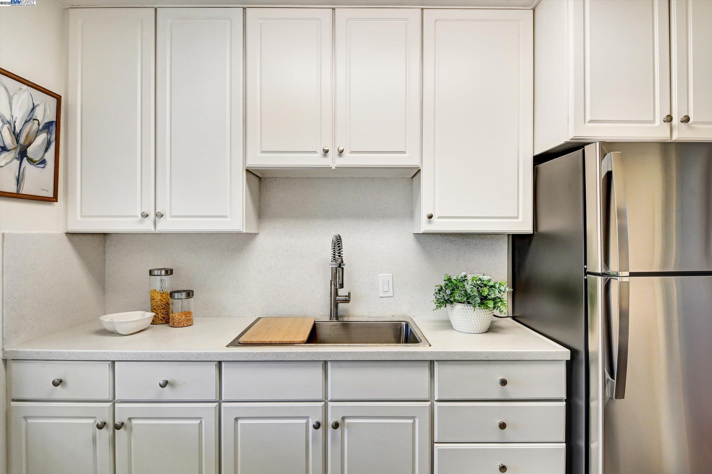 Detail Gallery Image 10 of 17 For 15377 Churchill St, San Leandro,  CA 94579 - 2 Beds | 1 Baths