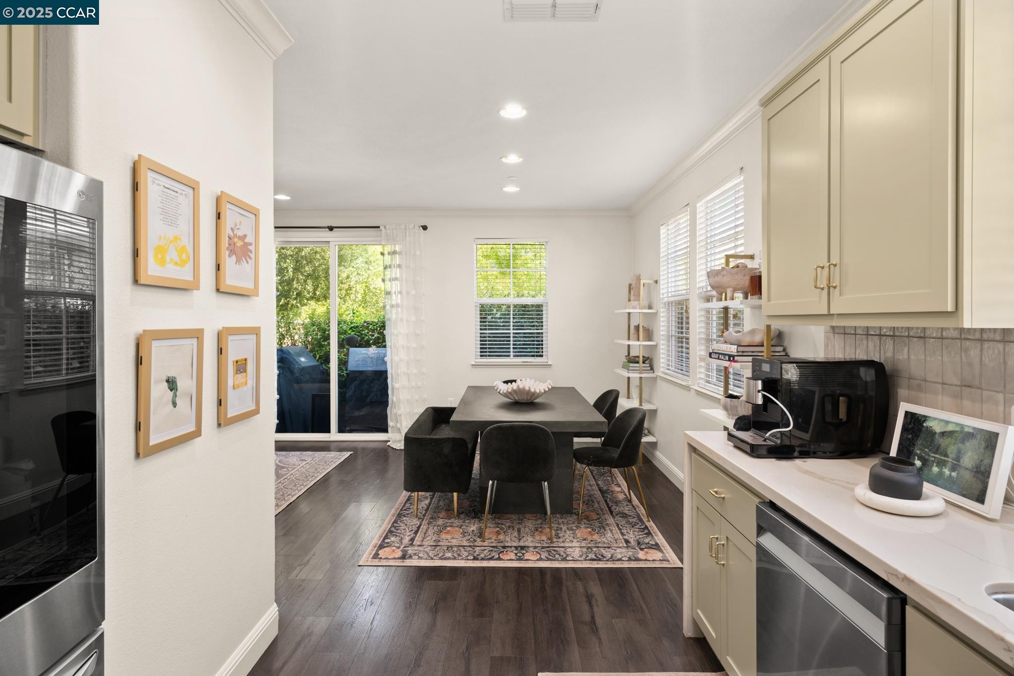 Detail Gallery Image 10 of 25 For 310 Elworthy Ranch Circle, Danville,  CA 94526 - 3 Beds | 2/1 Baths