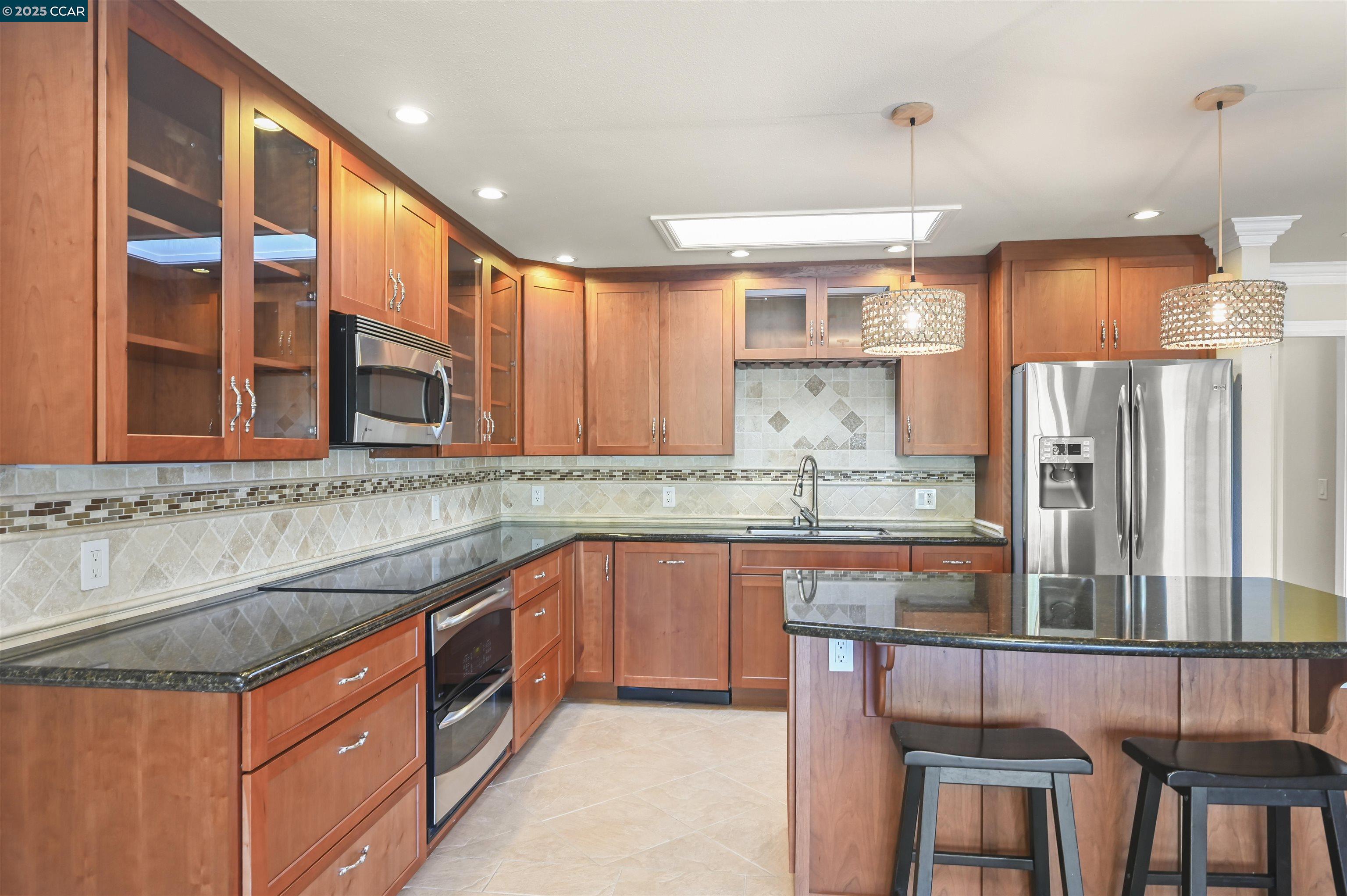 Detail Gallery Image 3 of 16 For 2312 Ptarmigan #1,  Walnut Creek,  CA 94595 - 2 Beds | 2 Baths