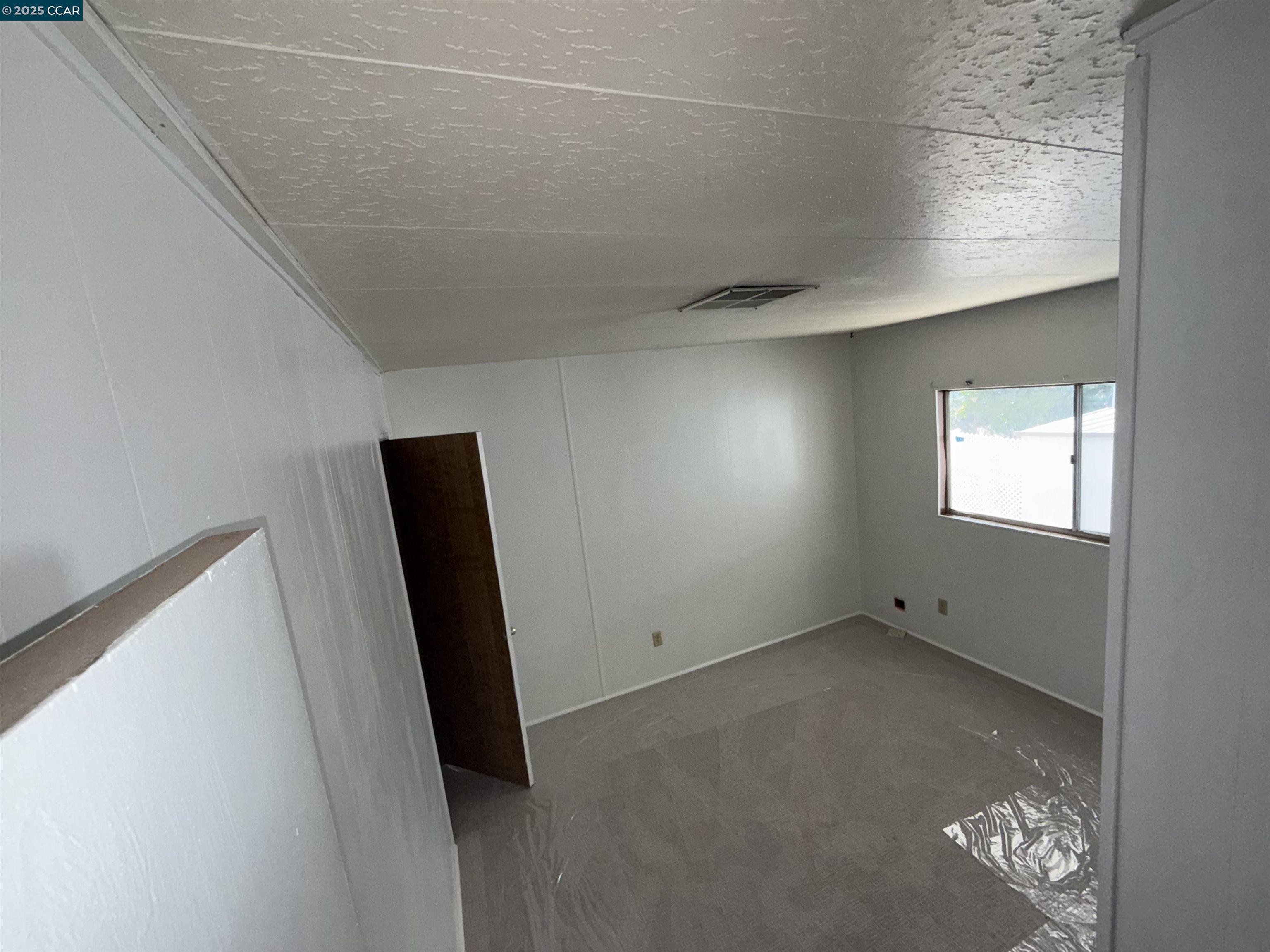 Detail Gallery Image 6 of 10 For 9 9 Palm Drive, Pittsburg,  CA 94565 - 2 Beds | 2 Baths