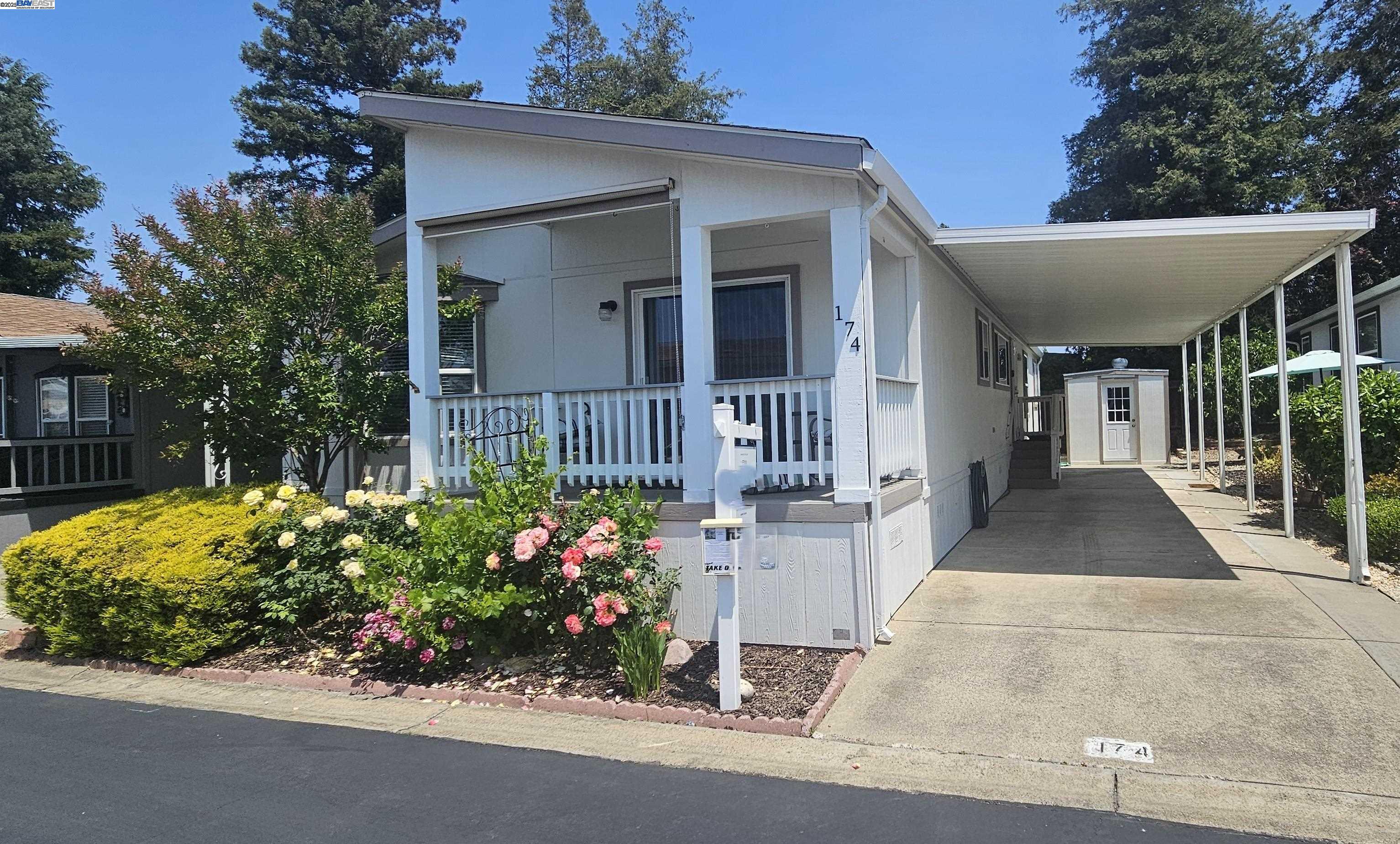 Detail Gallery Image 3 of 29 For 3263 Vineyard Ave #174,  Pleasanton,  CA 94566 - 3 Beds | 2 Baths