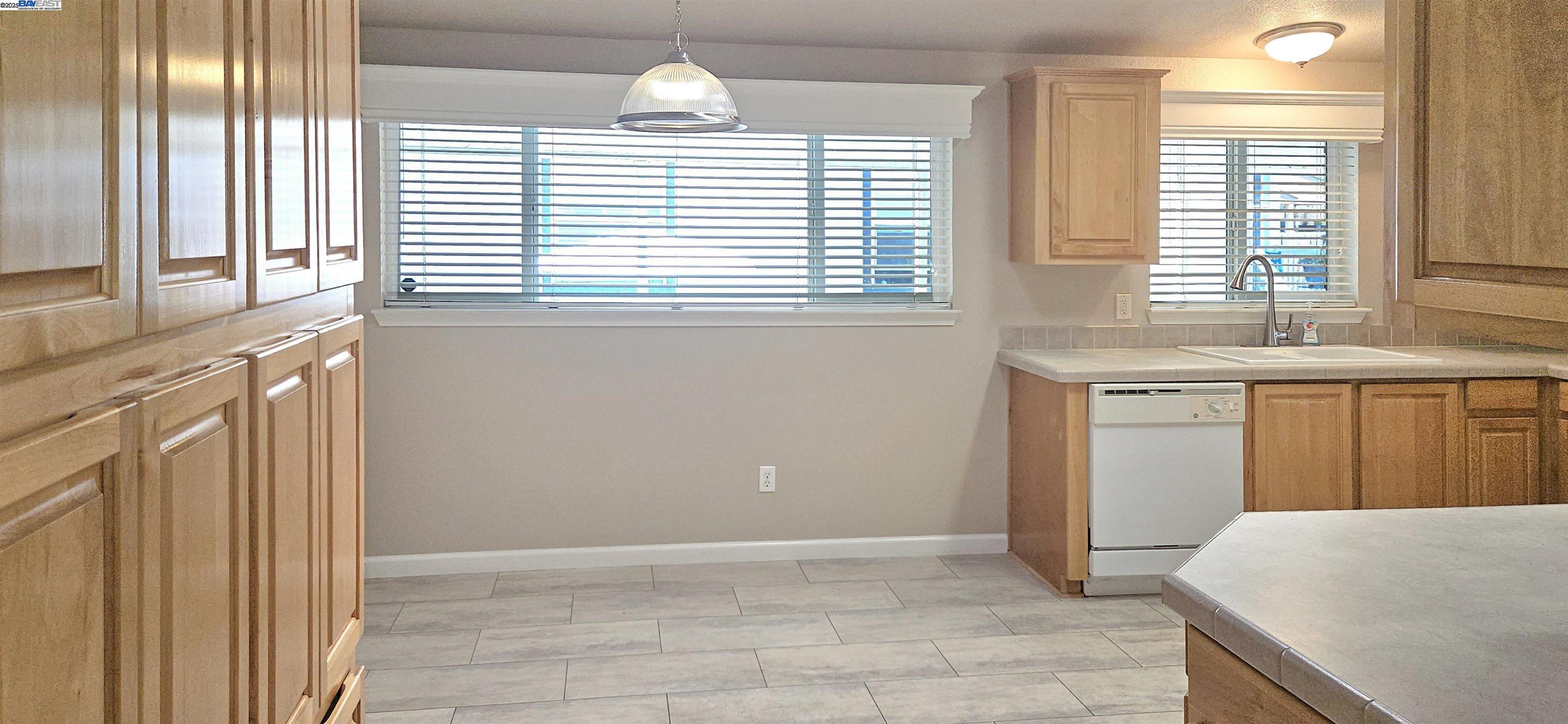 Detail Gallery Image 10 of 29 For 3263 Vineyard Ave #174,  Pleasanton,  CA 94566 - 3 Beds | 2 Baths