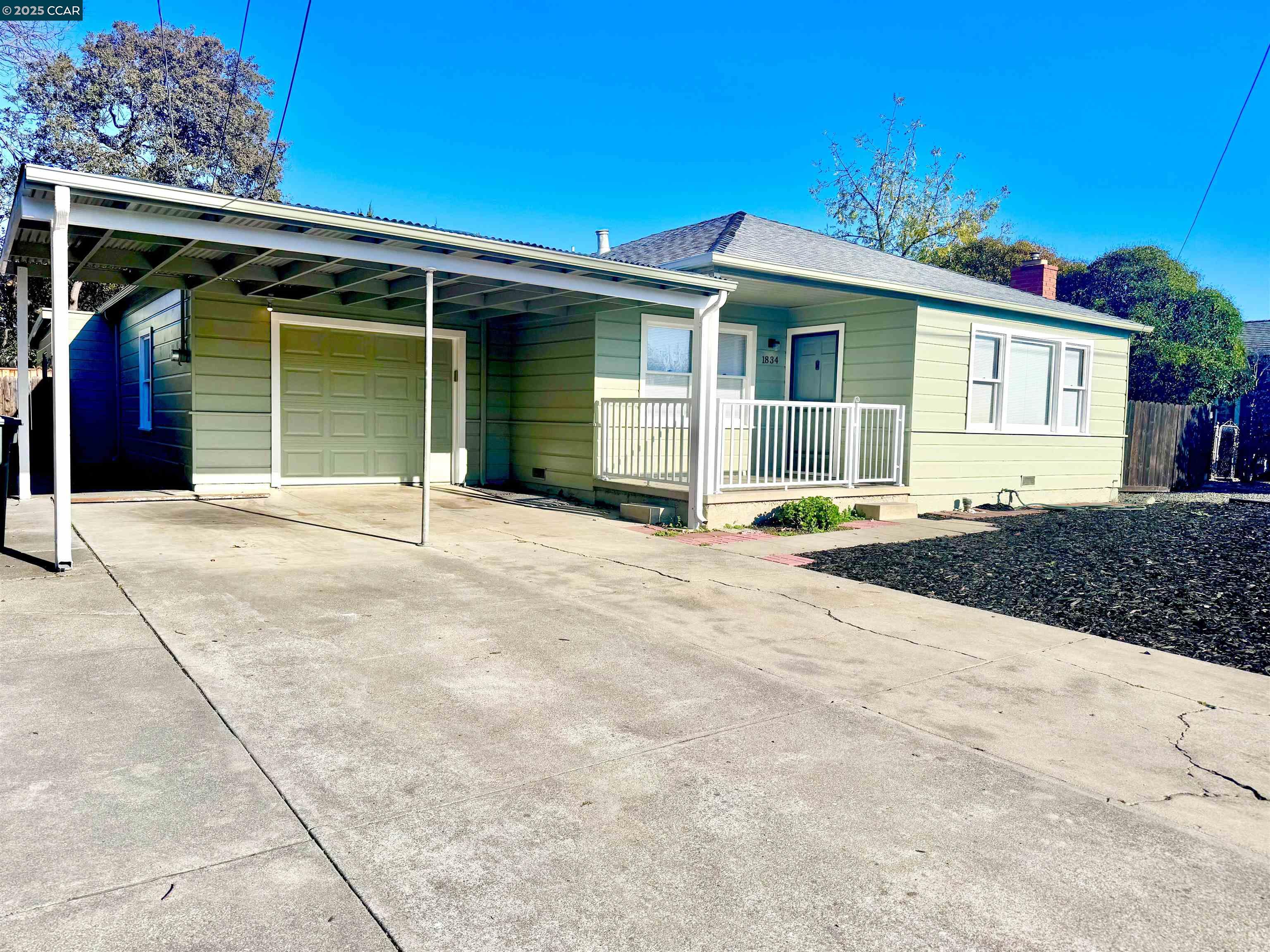 Detail Gallery Image 2 of 25 For 1834 Venice Dr, Concord,  CA 94519 - 3 Beds | 1 Baths