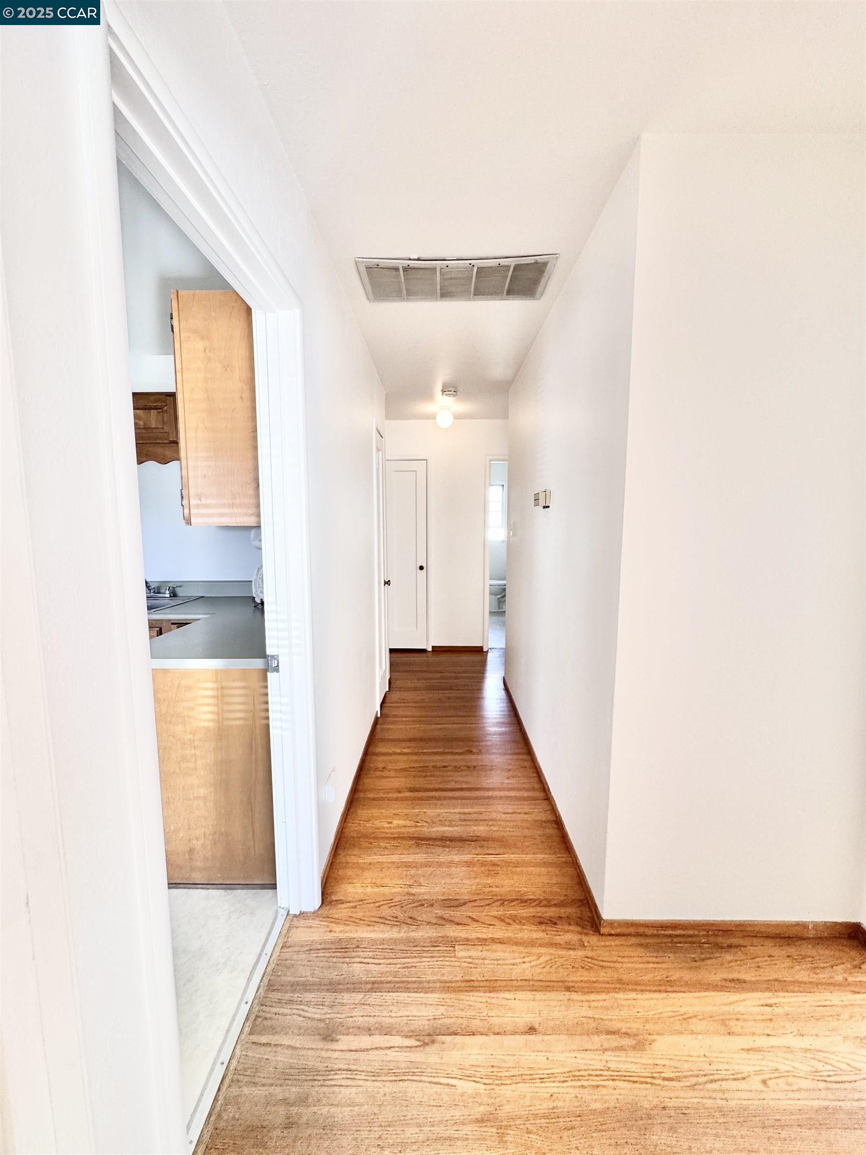 Detail Gallery Image 15 of 25 For 1834 Venice Dr, Concord,  CA 94519 - 3 Beds | 1 Baths