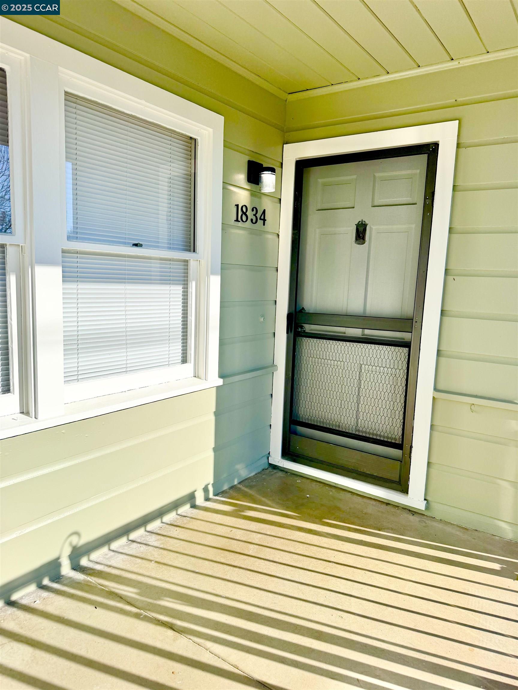 Detail Gallery Image 3 of 25 For 1834 Venice Dr, Concord,  CA 94519 - 3 Beds | 1 Baths